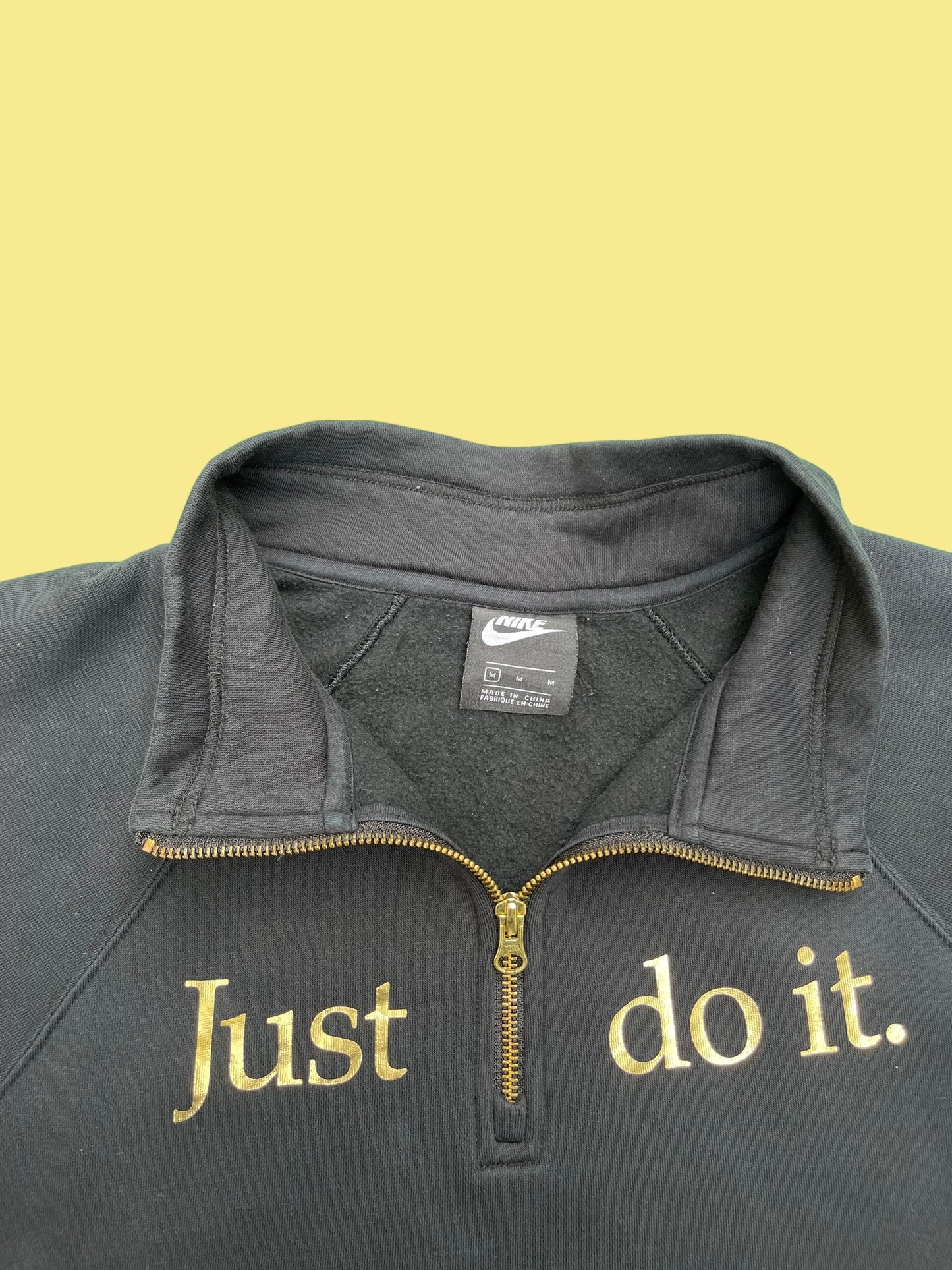 WOMENS NIKE QUARTERZIP (M)