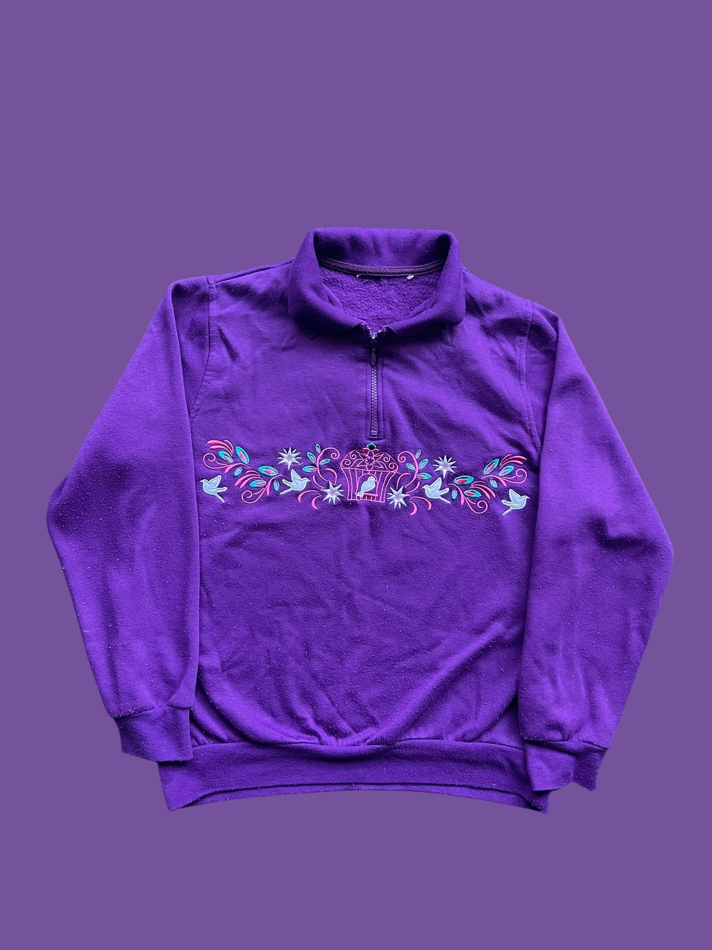 VINTAGE EMBROIDERED PURPLE FLOWER DOVE QUARTERZIP (M)