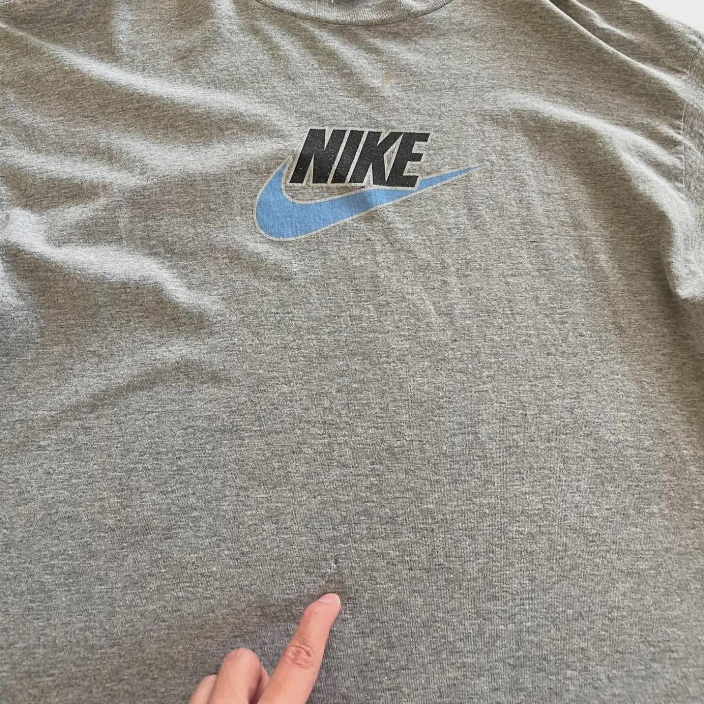 VINTAGE NIKE GREY COTTON T-SHIRT WITH BLUE SWOOSH (XL)
