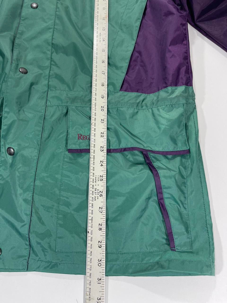REGATTA PURPLE AND GREEN WATERPROOF JACKET (L-XL)