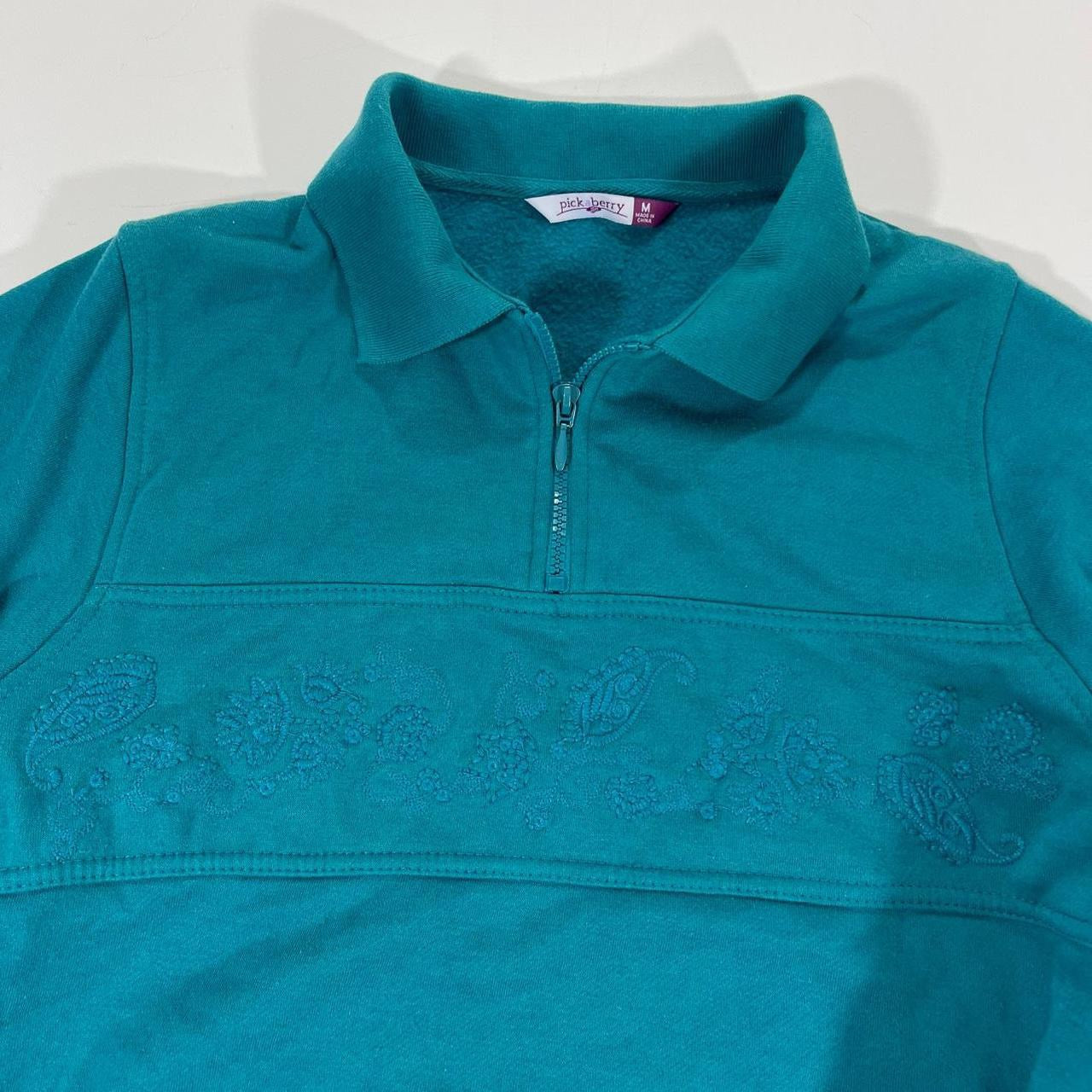 VINTAGE PICK A BERRY TEAL QUARTER ZIP SWEATSHIRT WITH PAISLEY EMBROIDERY (M)