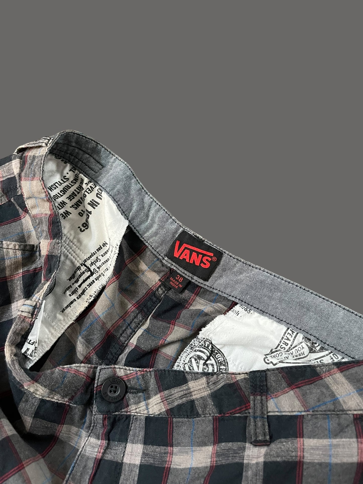 VINTAGE VANS SHORTS (38)