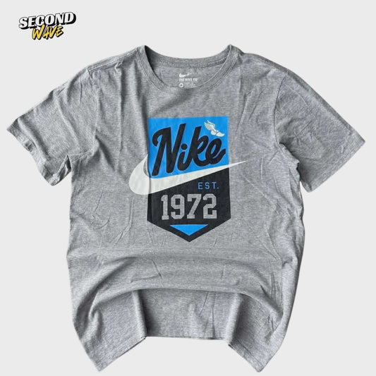 NIKE GREY GRAPHIC TEE (M)