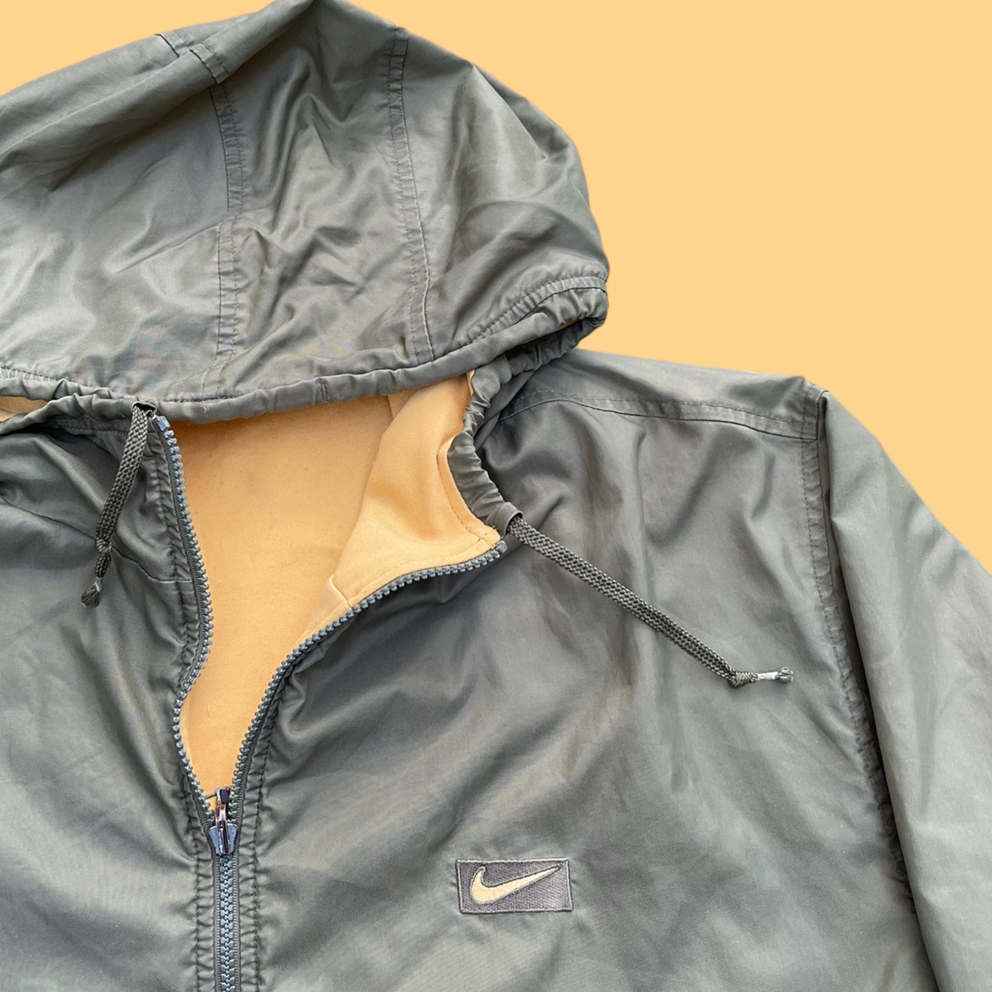 VINTAGE REVERSIBLE NIKE JACKET (XL)