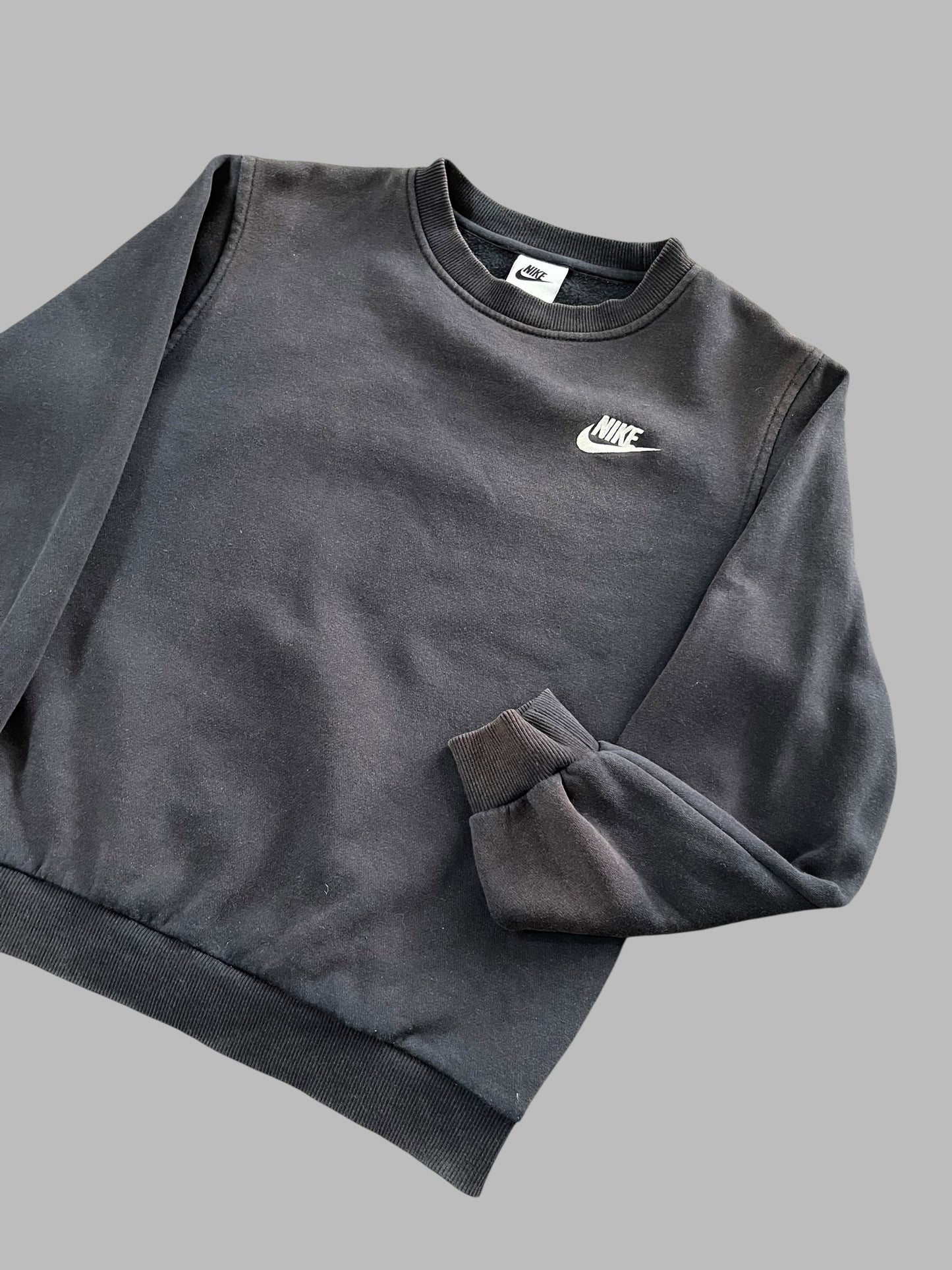 NIKE CREWNECK ESSENTIAL LOGO (S-M)