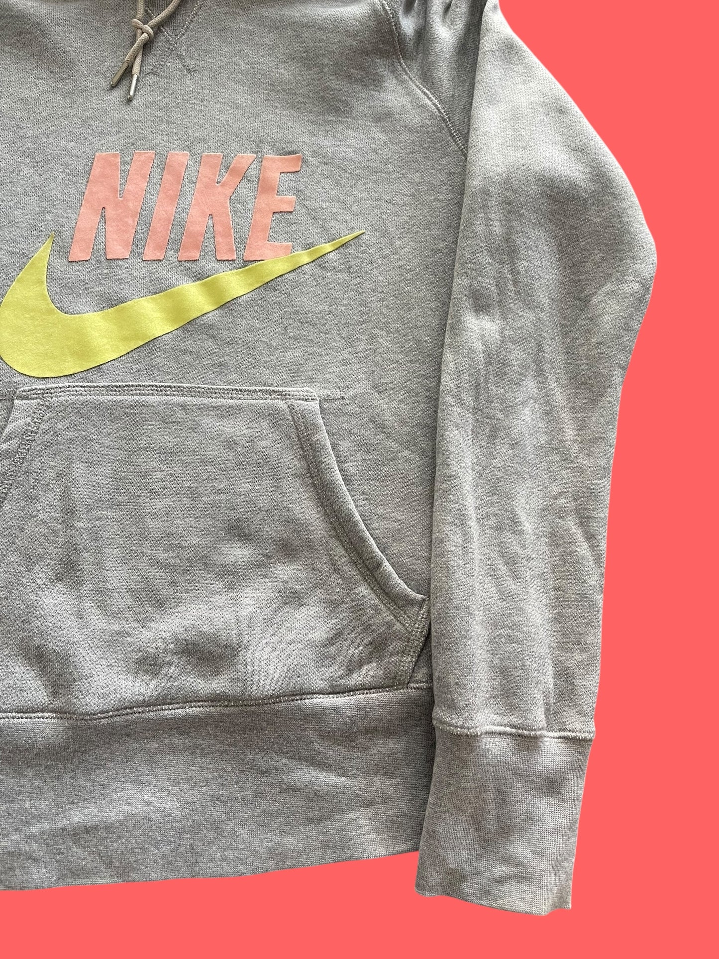 CLASSIC NIKE HOODIE (M)