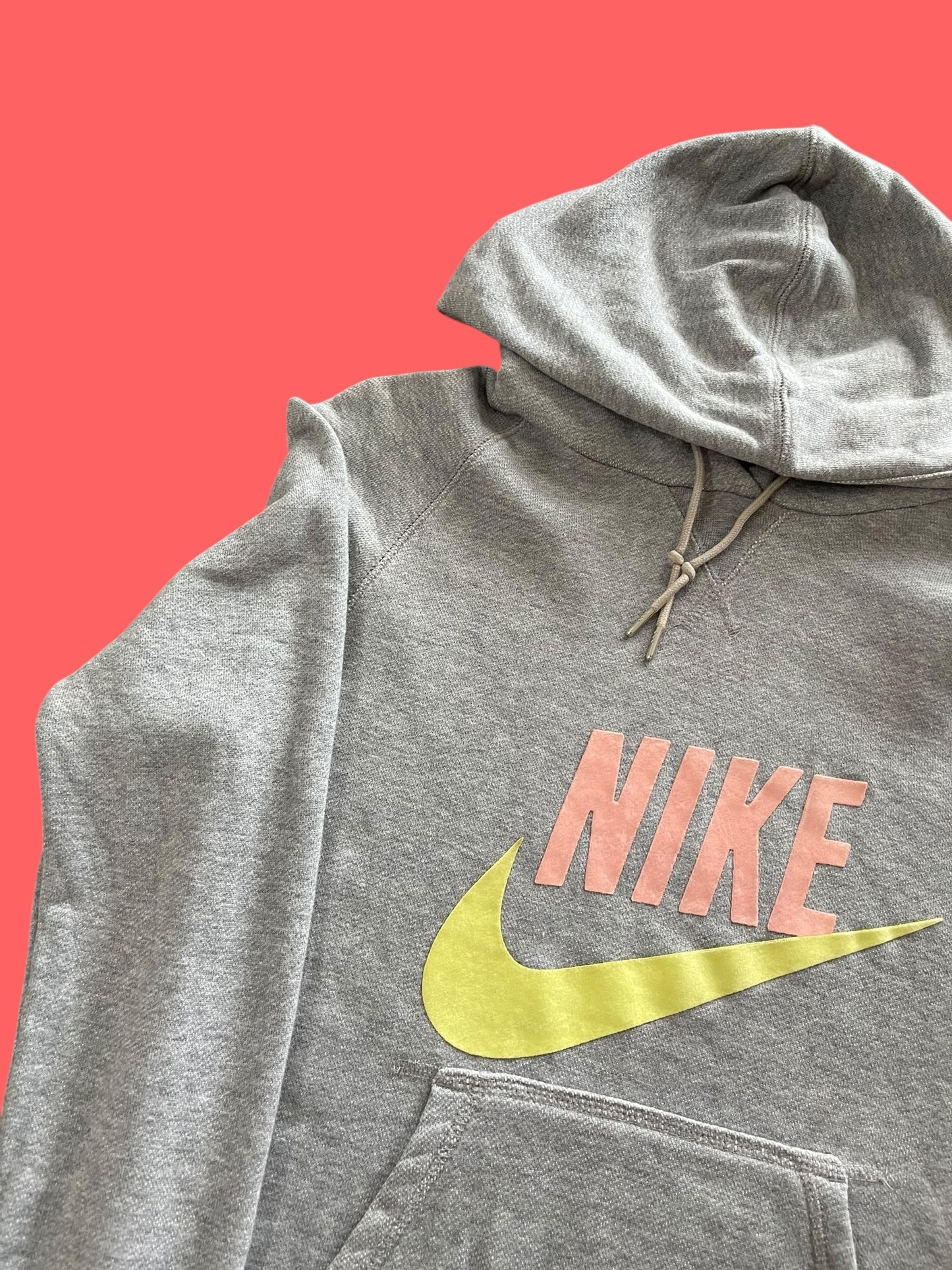 CLASSIC NIKE HOODIE (M)