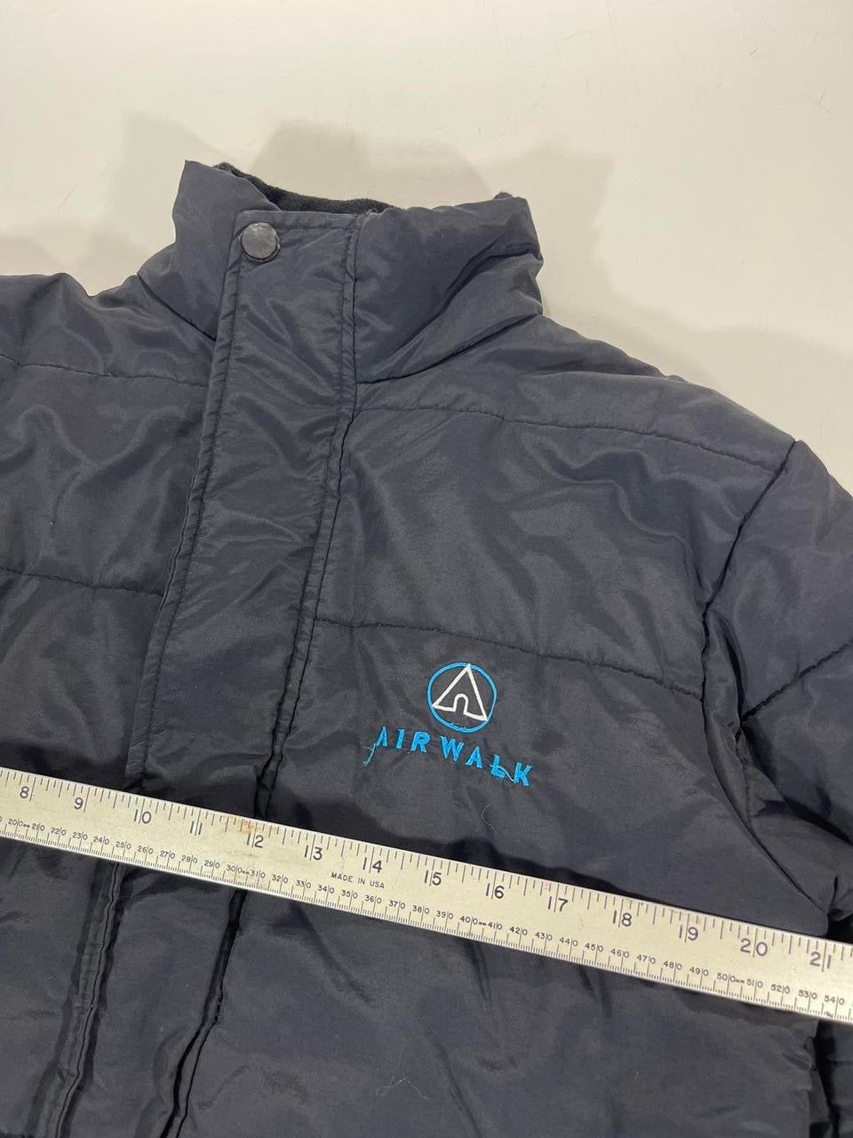 VINTAGE AIRWALK BLACK PUFFER JACKET WITH BLUE LOGO (M)