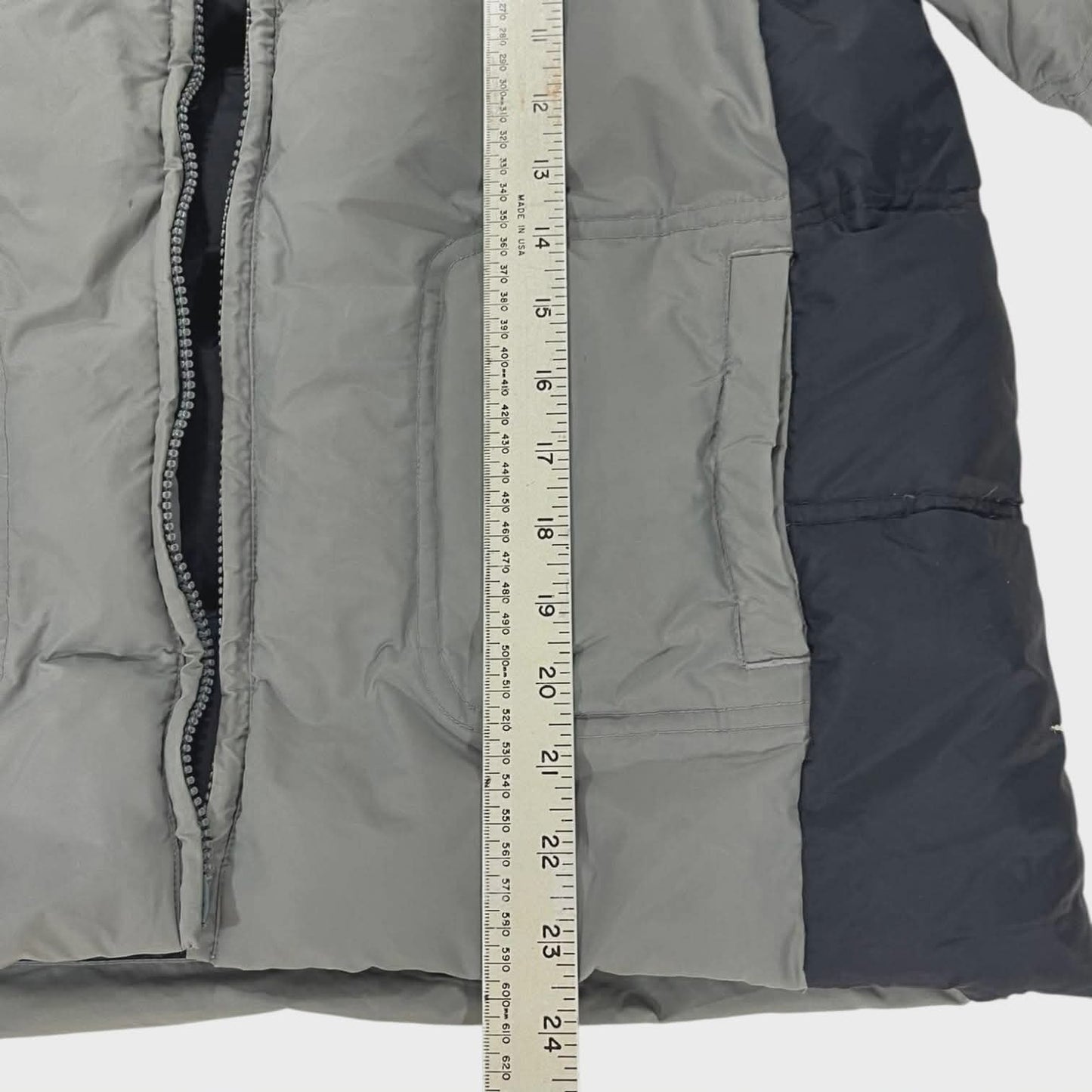 CHAMPION GREY PUFFER JACKET (S)