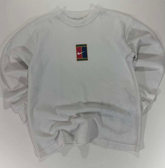 VINTAGE NIKE WHITE TENNIS CREWNECK SWEATSHIRT (M)