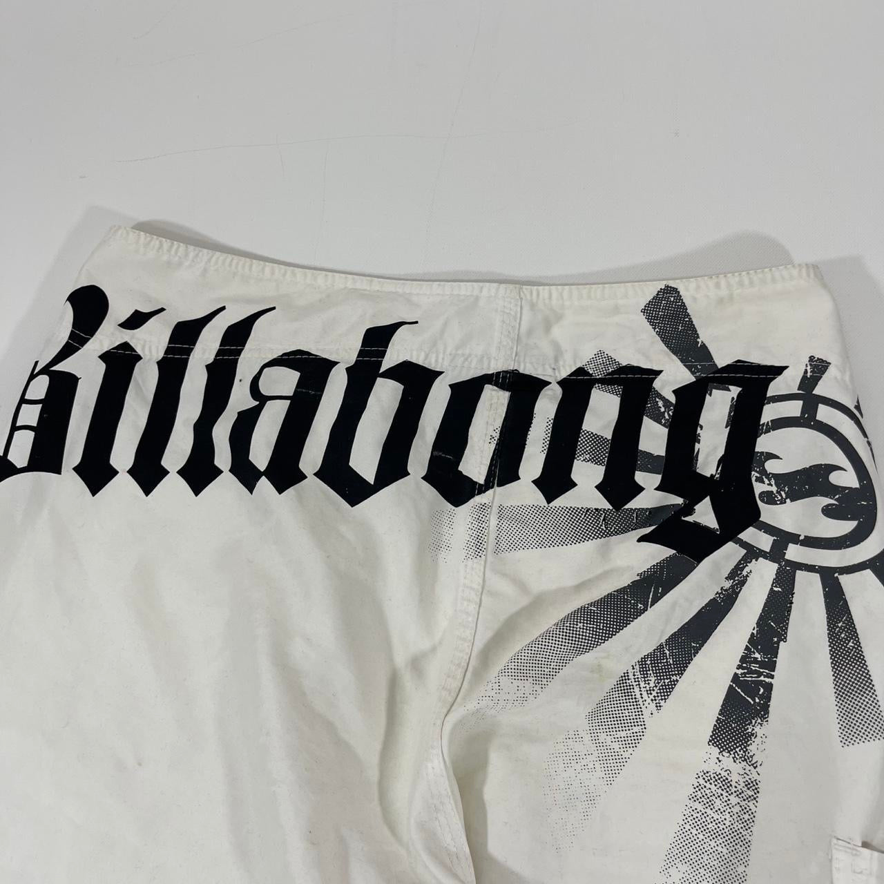 BILLABONG WHITE BOARD SHORTS WITH BLACK ACCENTS (32)