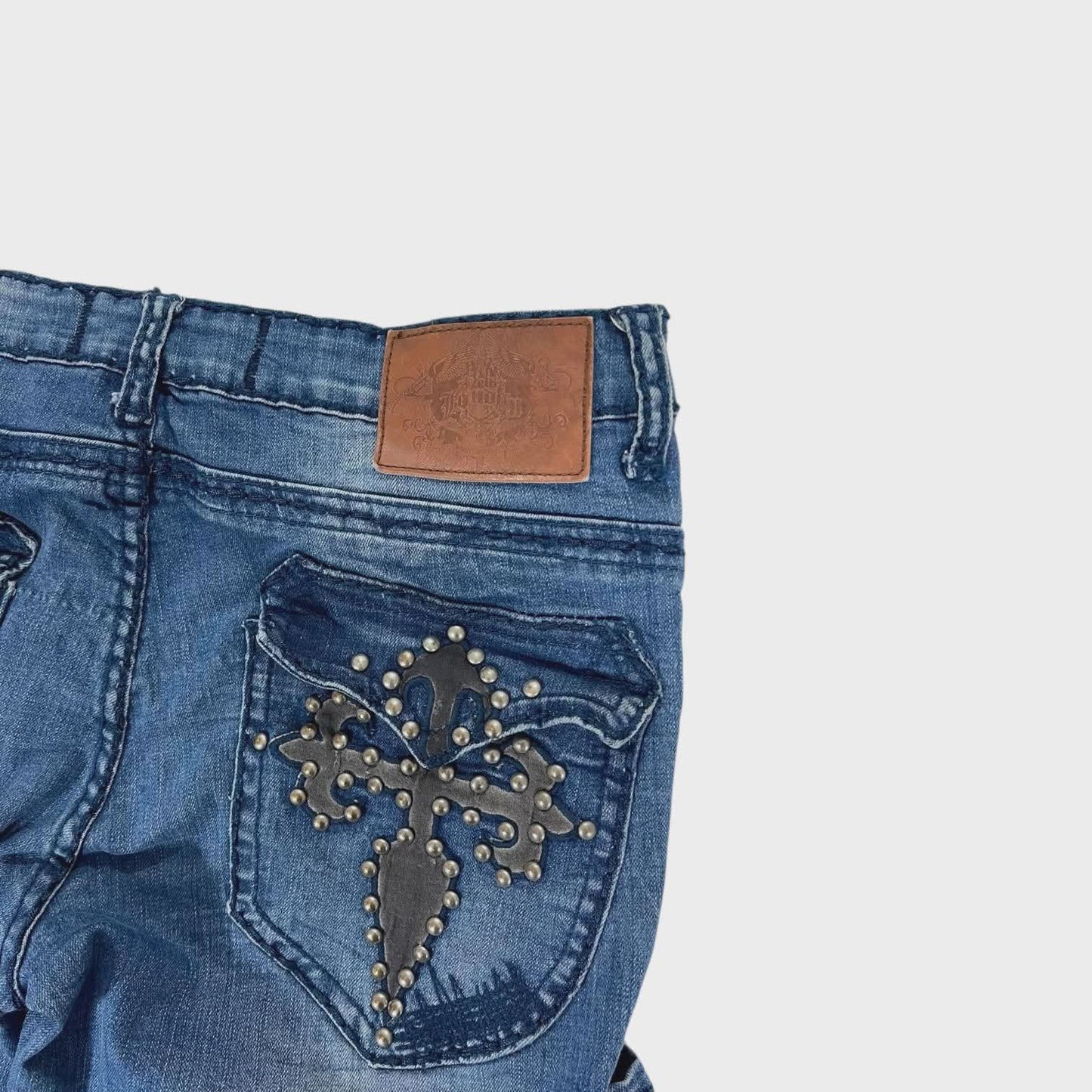 Y2K NEW LONDON LOW RISE BLUE JEANS WITH STUDDED CROSS DESIGN (32)