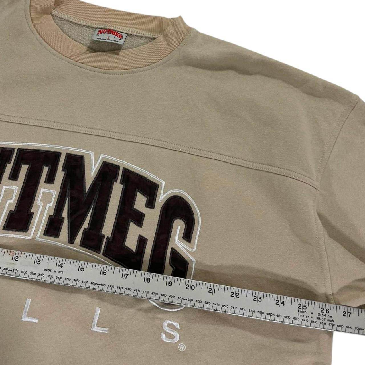 VINTAGE NUTMEG MILLS SPELLOUT SWEATSHIRT (L-XL)
