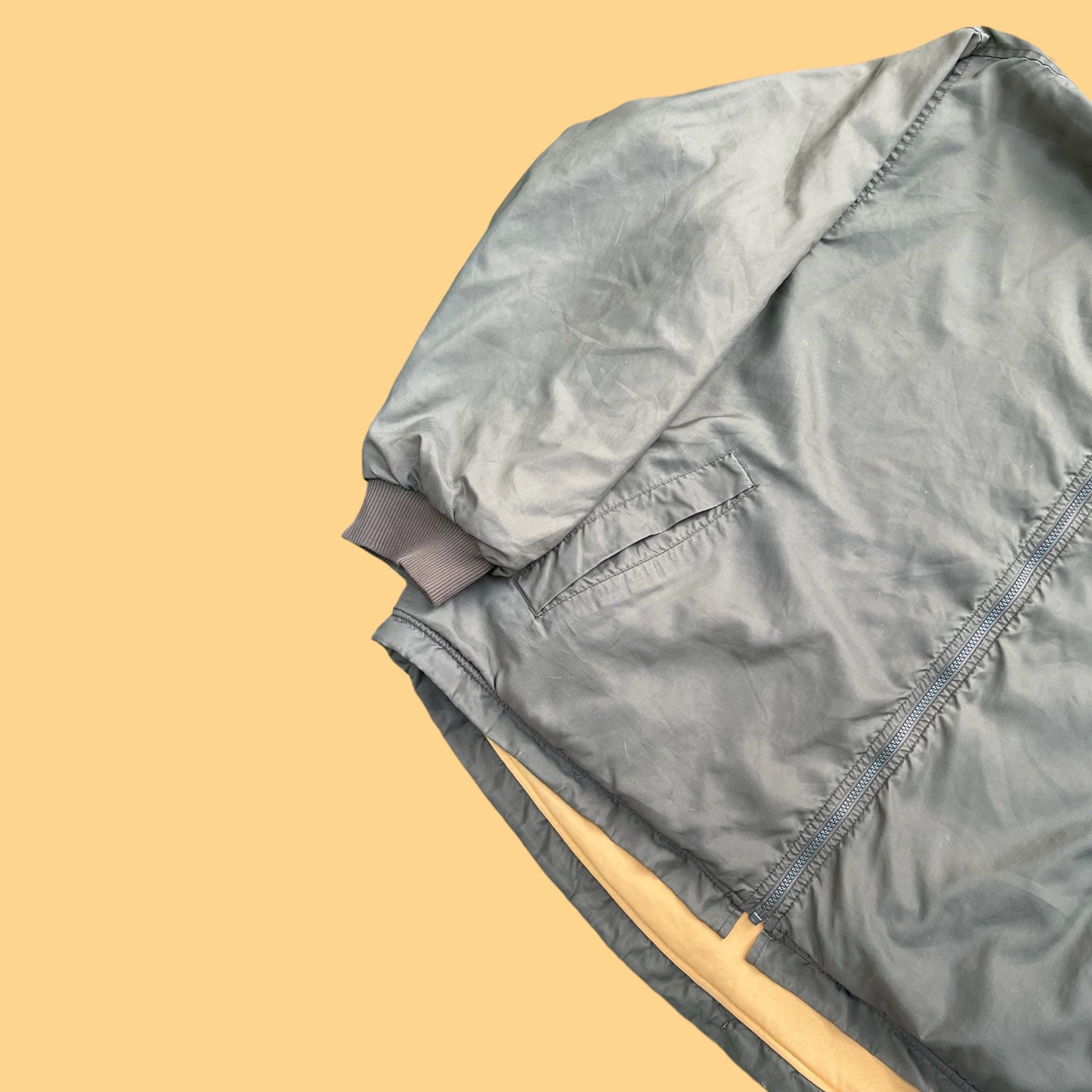 VINTAGE REVERSIBLE NIKE JACKET (XL)