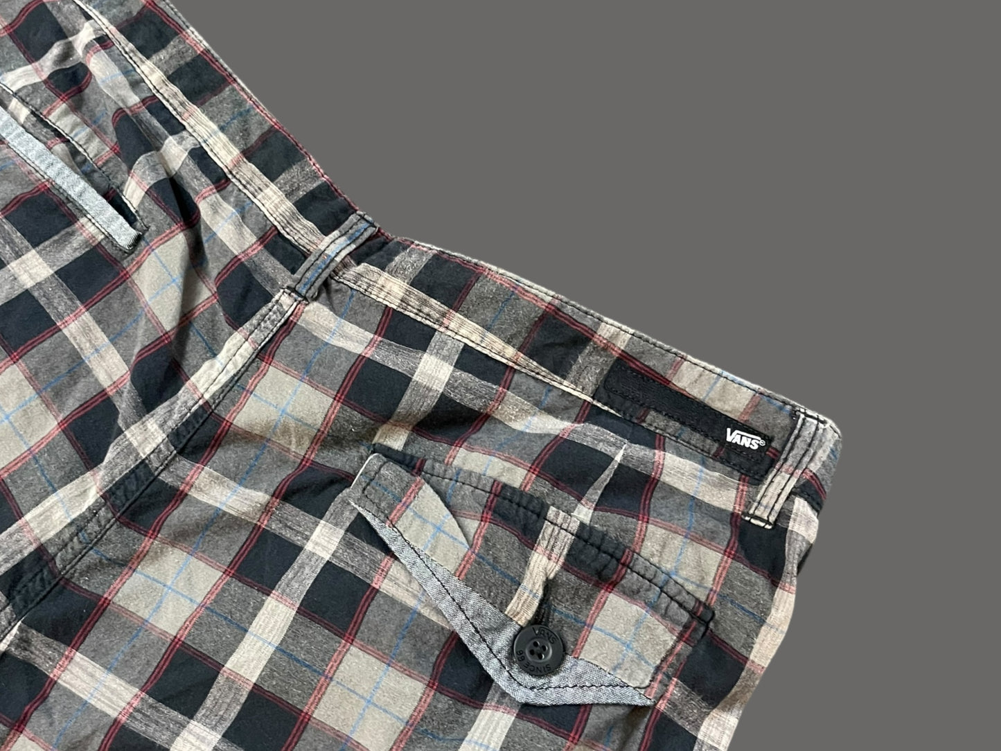 VINTAGE VANS SHORTS (38)