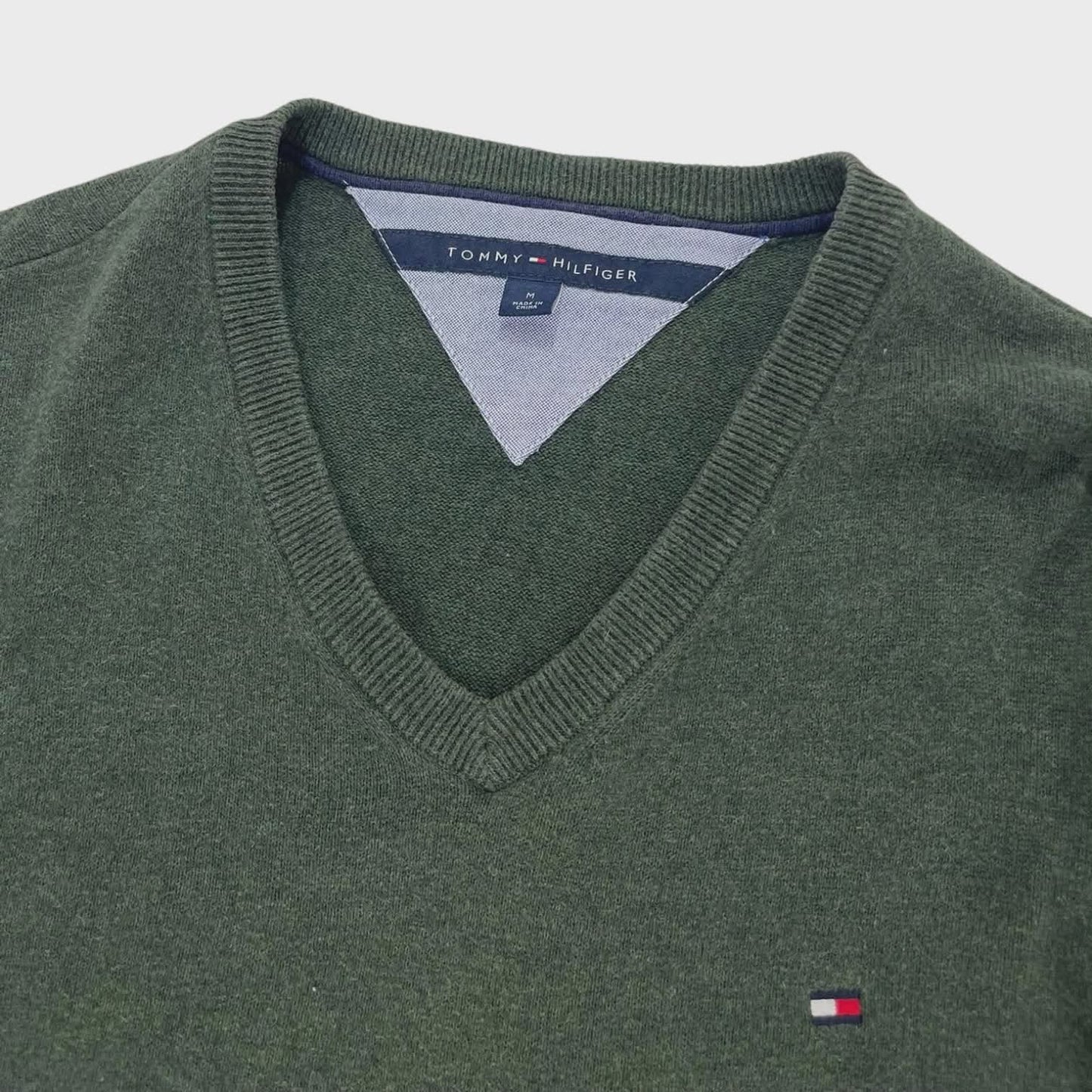 TOMMY HILFIGER GREEN V-NECK SWEATER (M)