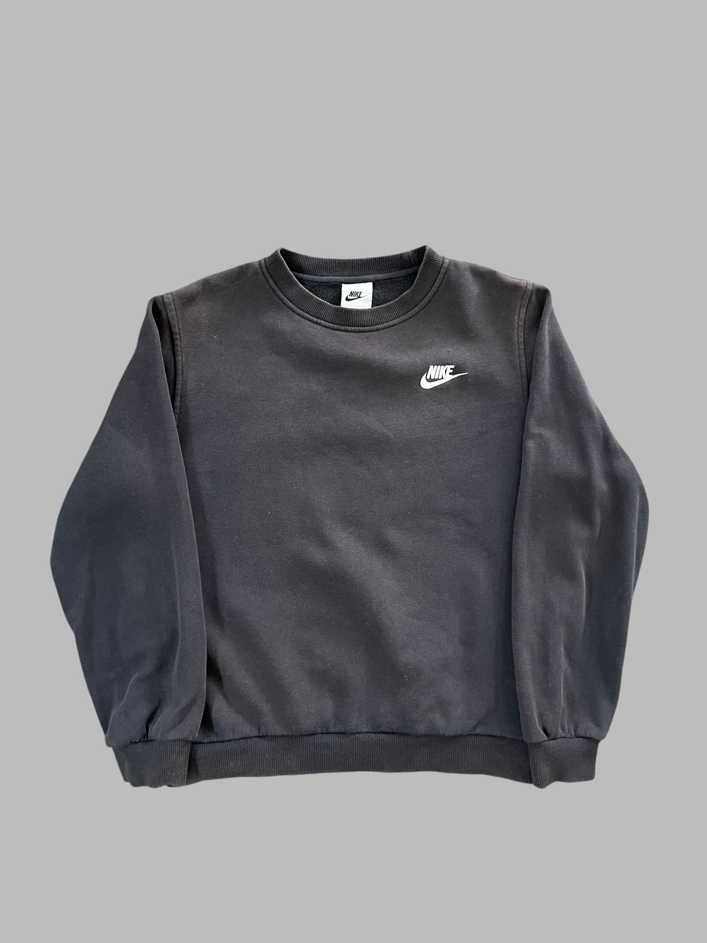 NIKE CREWNECK ESSENTIAL LOGO (S-M)