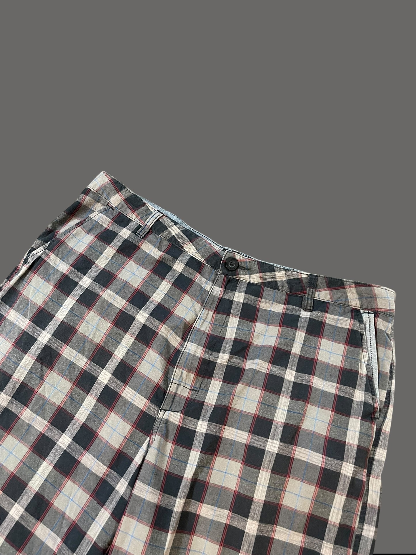 VINTAGE VANS SHORTS (38)