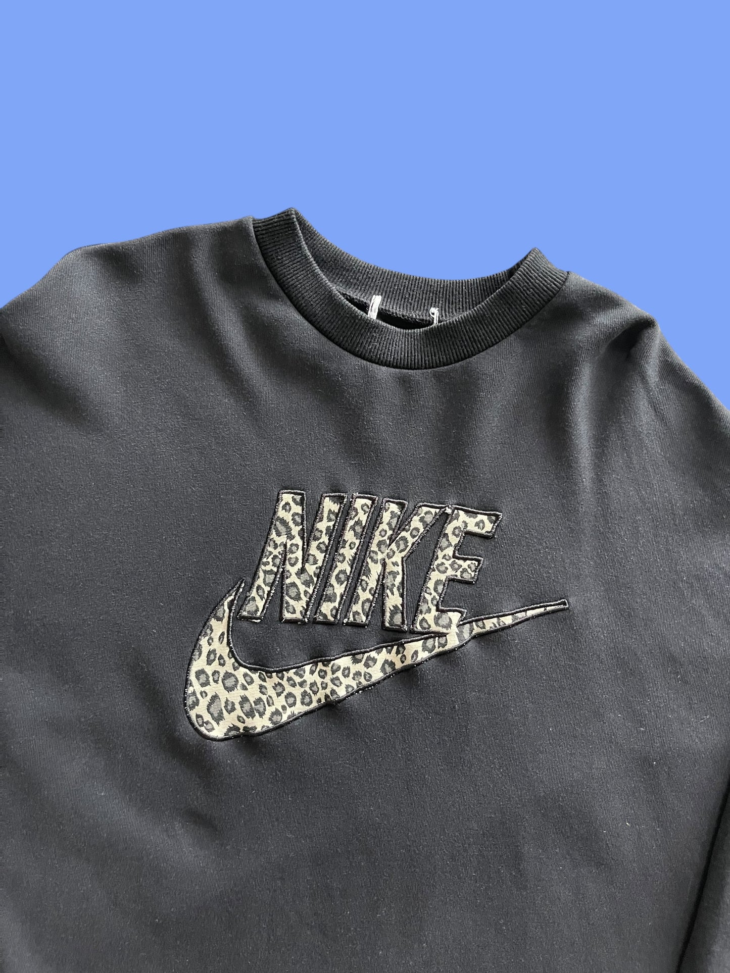 BOOTLEG EMBROIDERED NIKE CREWNECK (M TO L)