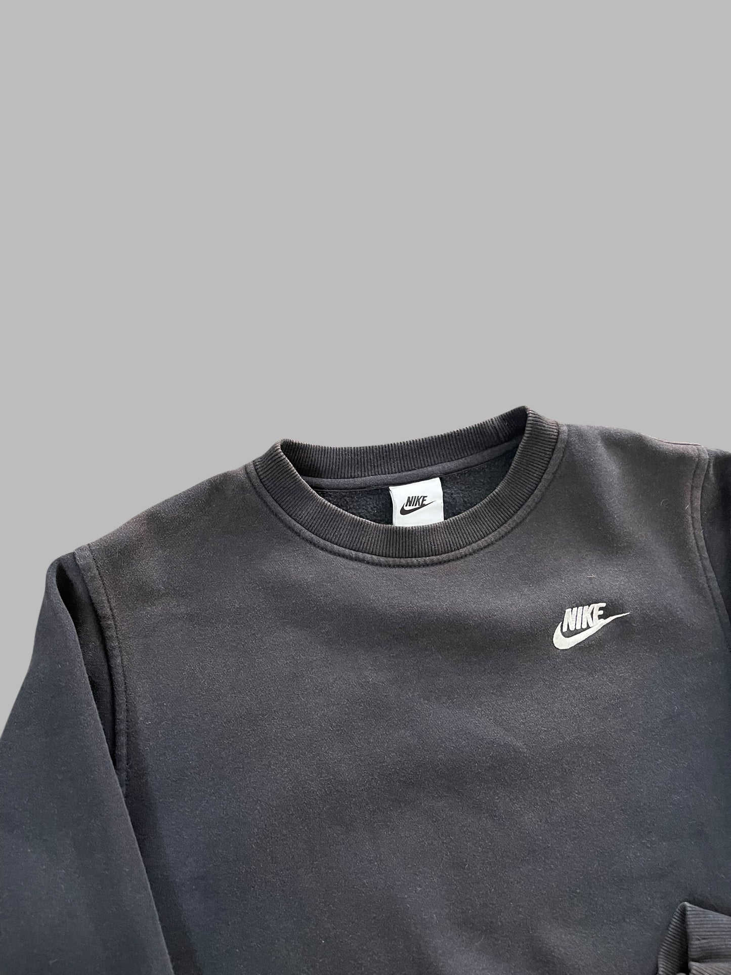 NIKE CREWNECK ESSENTIAL LOGO (S-M)