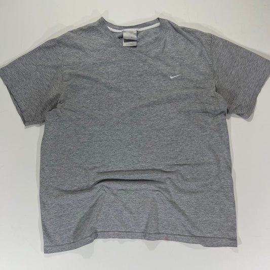 VINTAGE NIKE ESSENTIALS GREY COTTON T-SHIRT WITH SMALL SWOOSH LOGO (L)