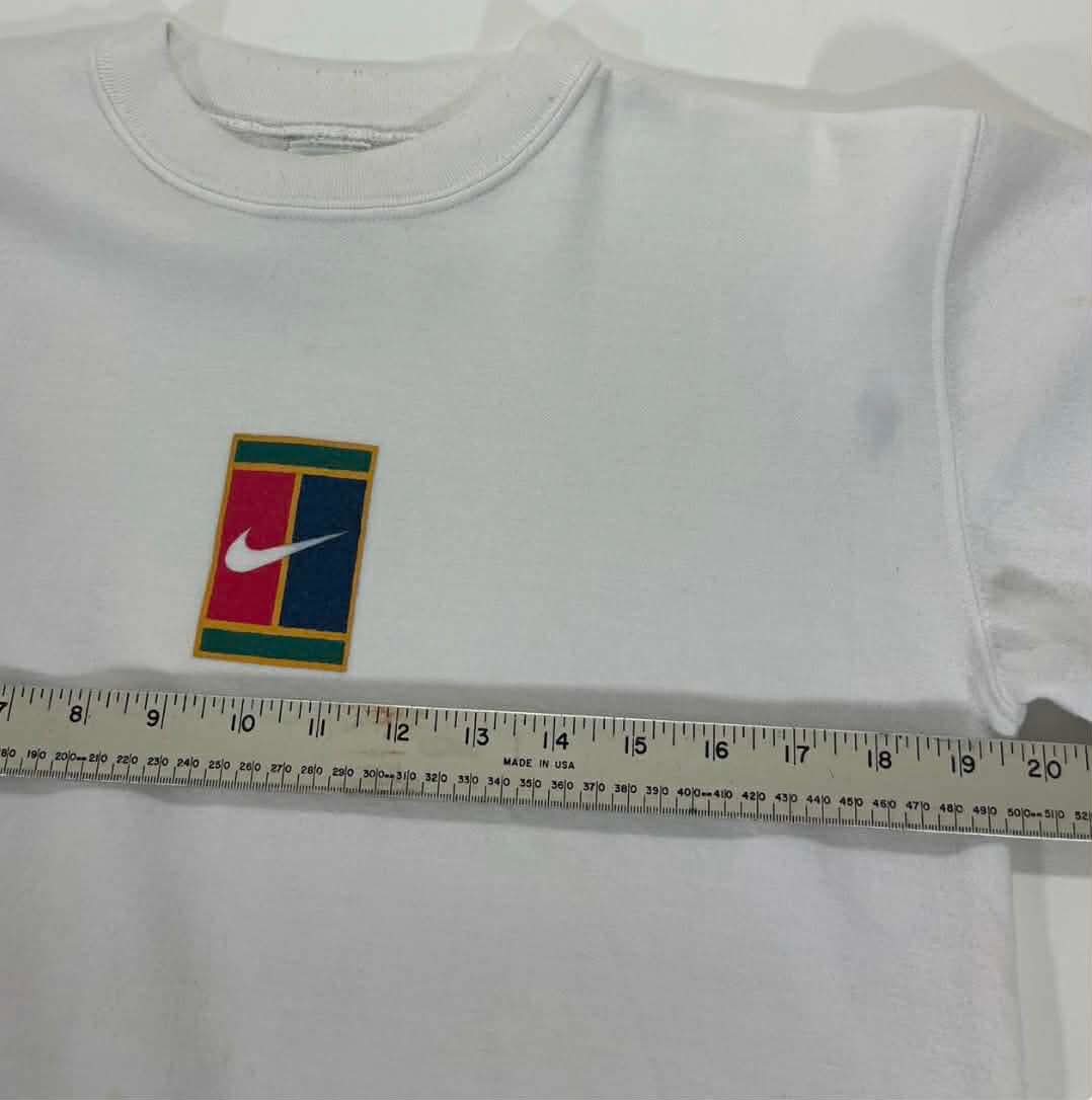VINTAGE NIKE WHITE TENNIS CREWNECK SWEATSHIRT (M)