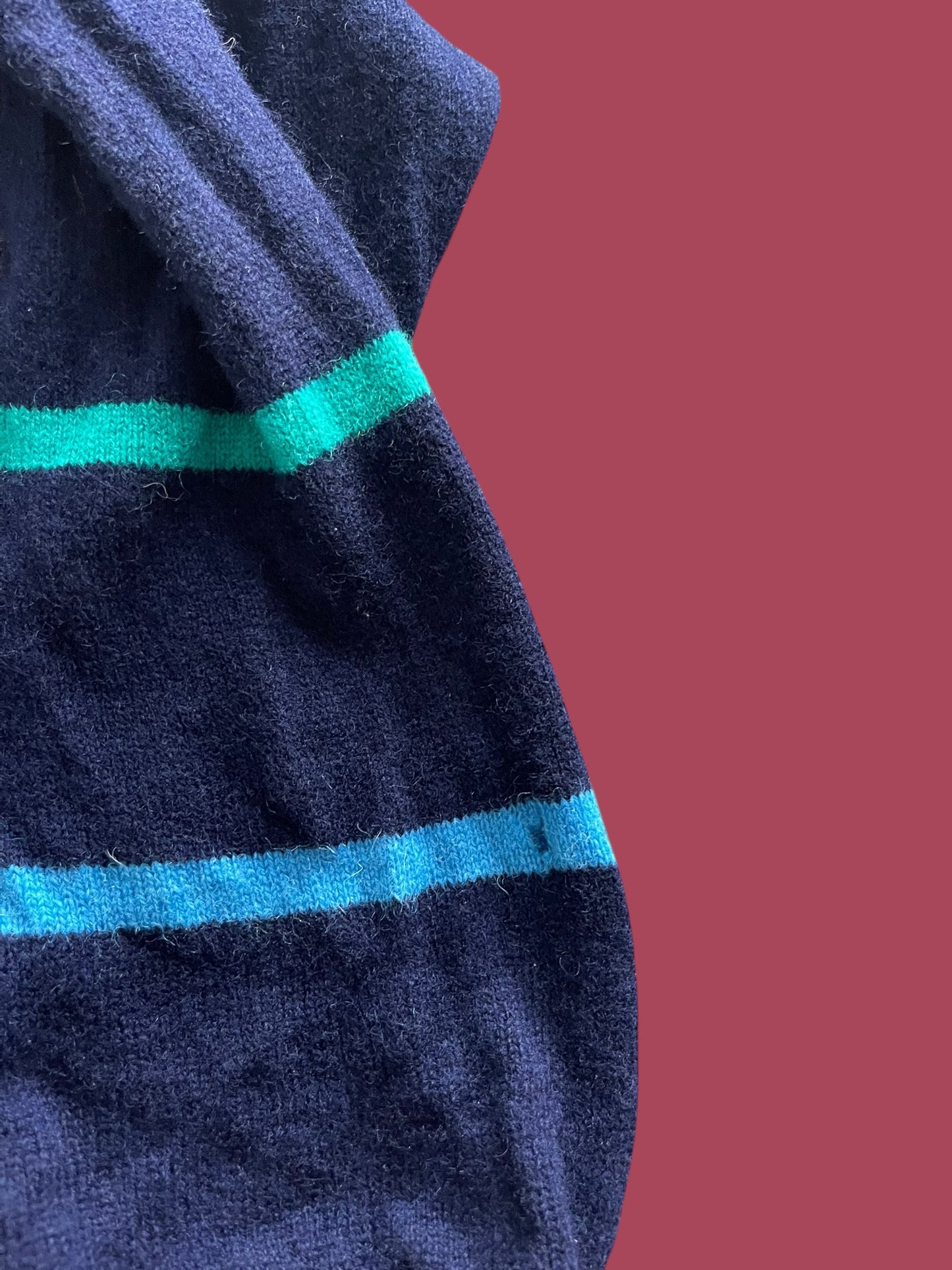 VINTAGE WOOL MADE IN SCOTLAND KNIT SWEATER (L)