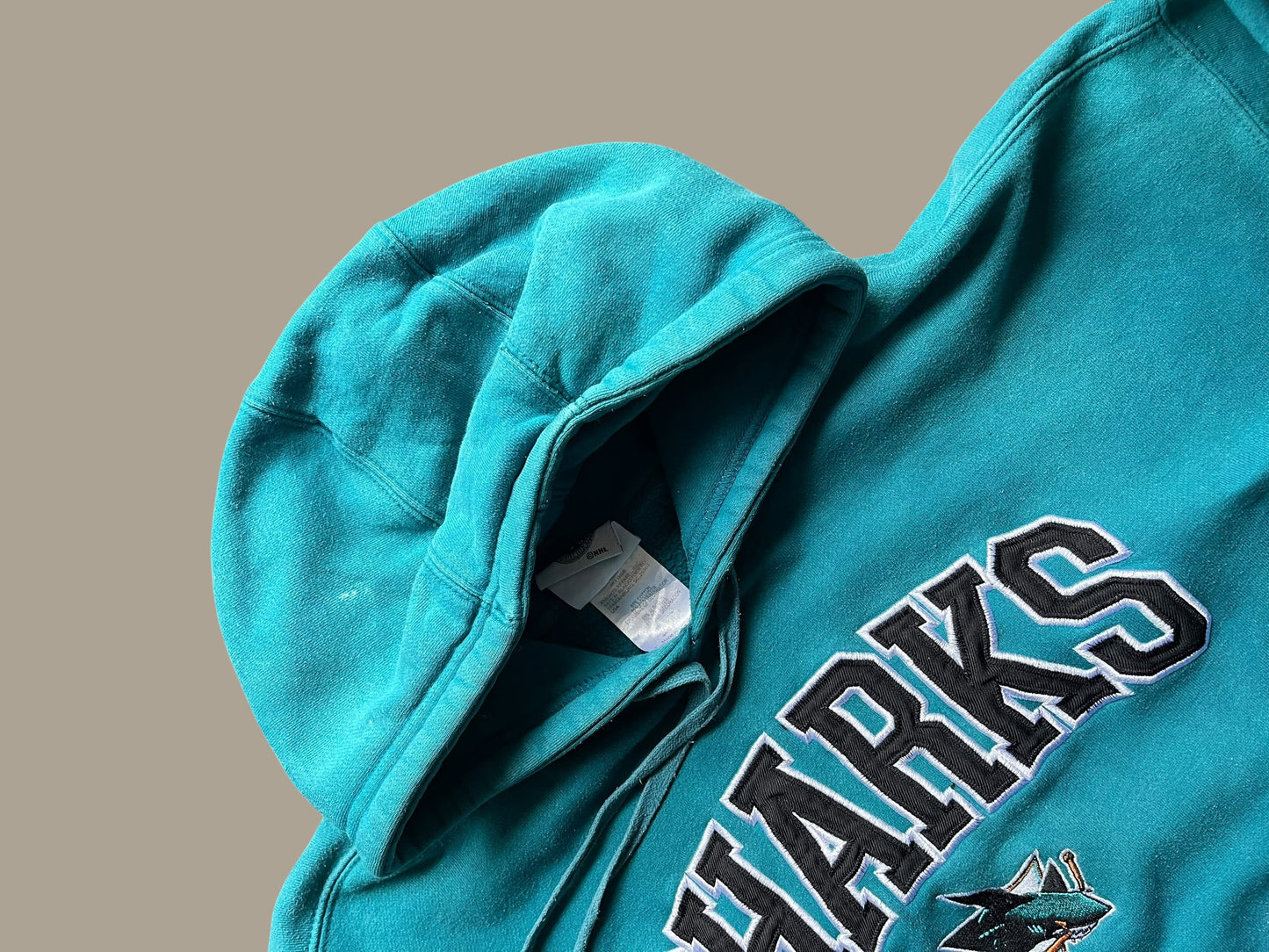 VINTAGE EMBROIDERED SHARKS HOODIE (M)