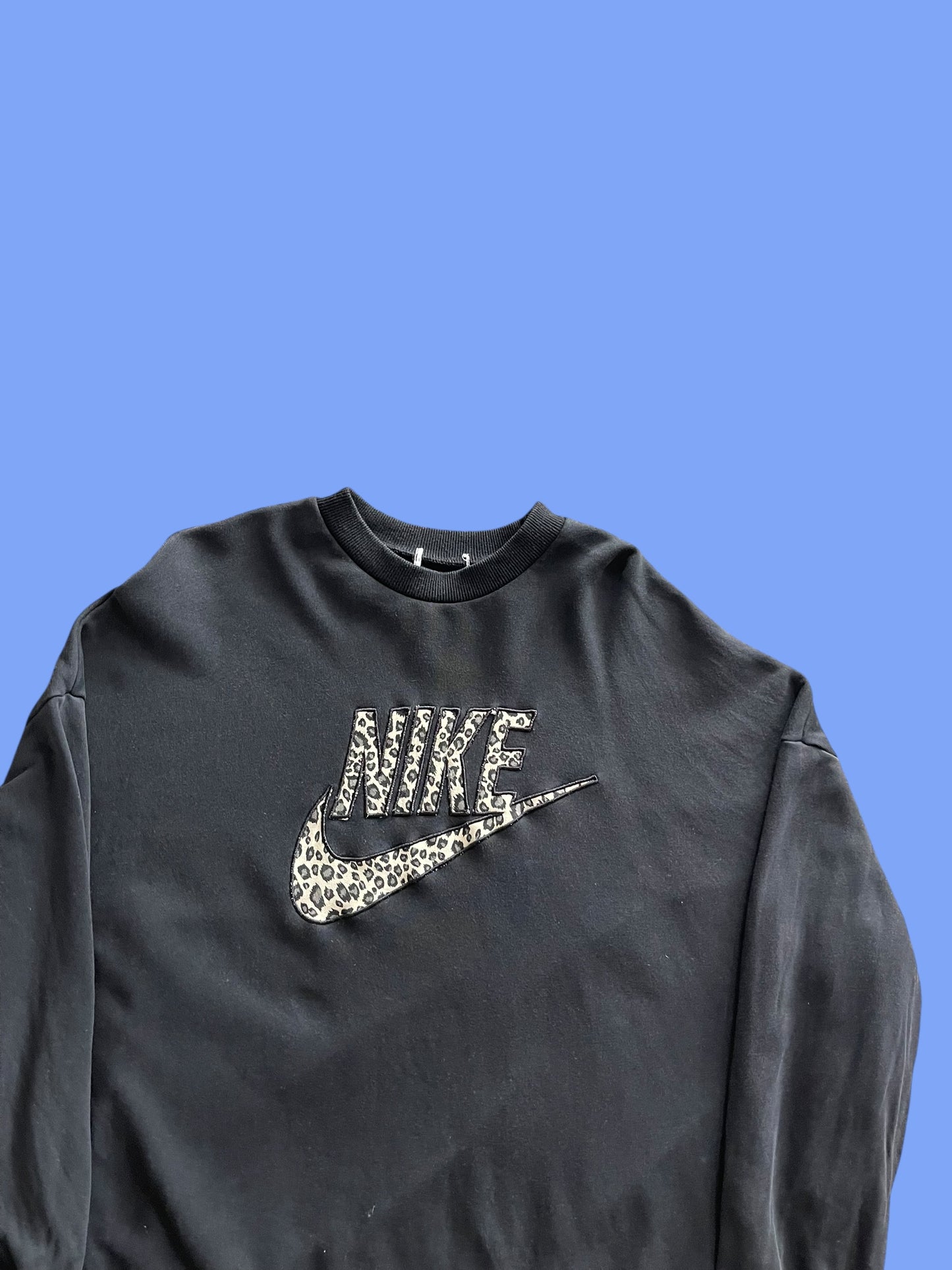 BOOTLEG EMBROIDERED NIKE CREWNECK (M TO L)
