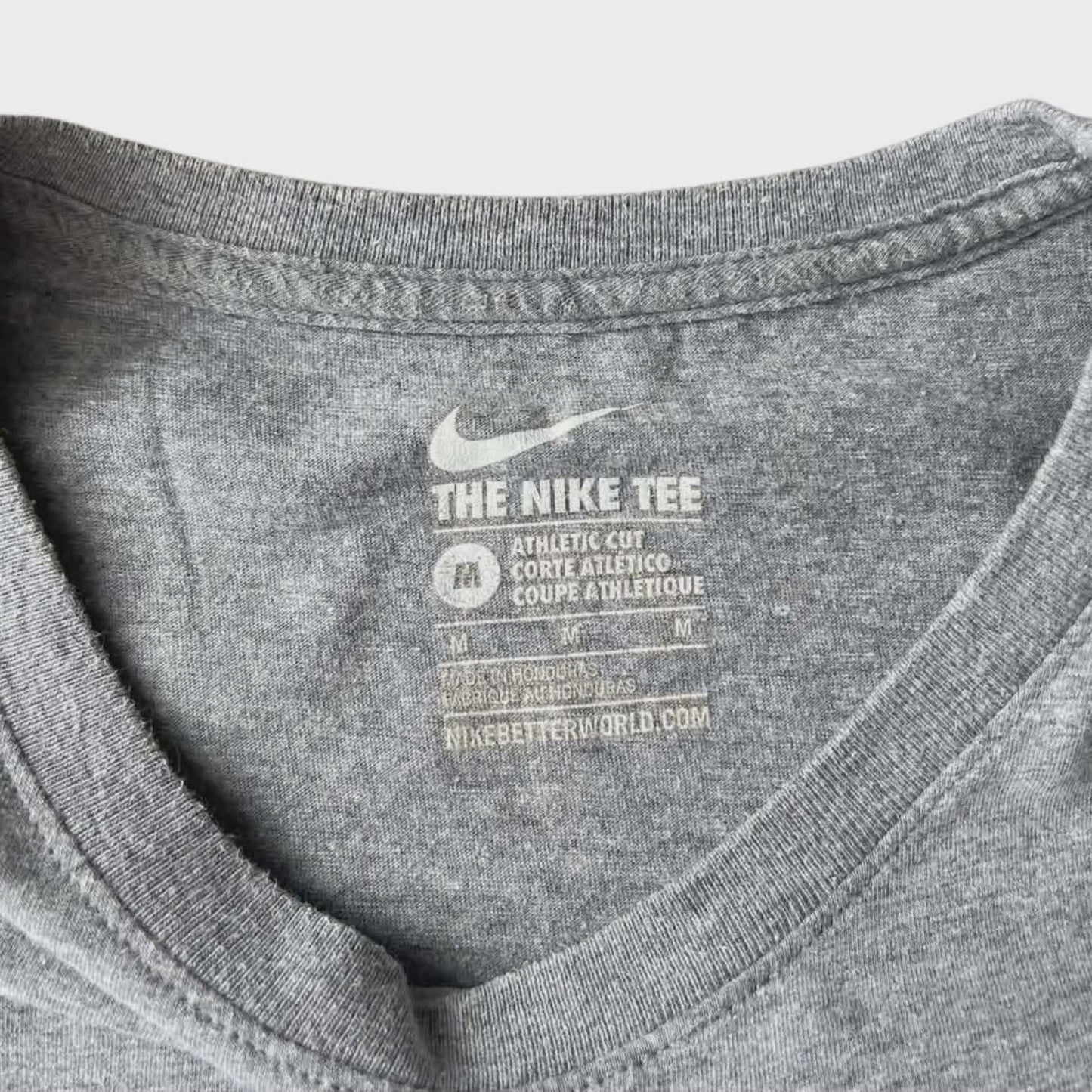NIKE GREY GRAPHIC TEE (M)