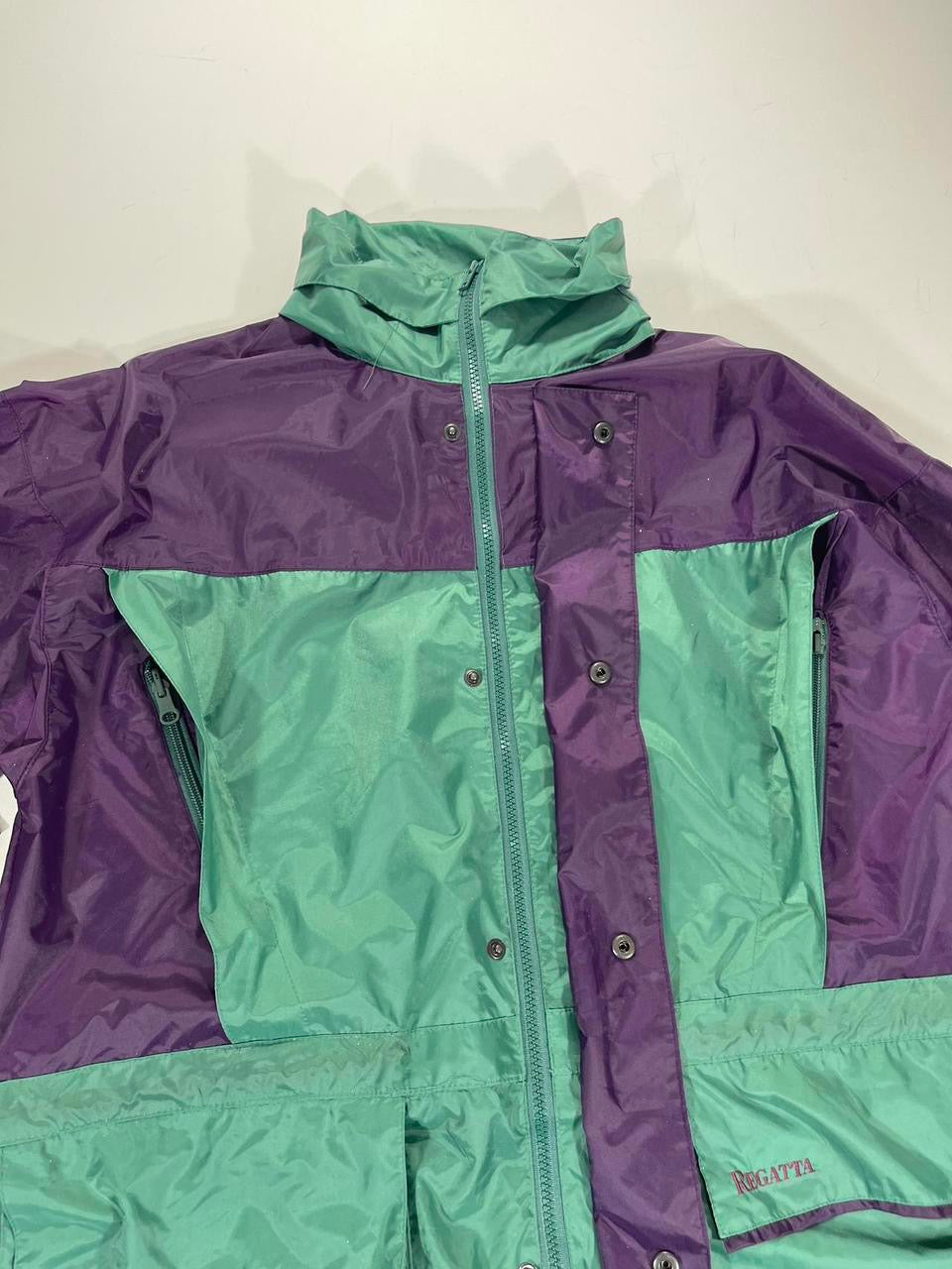 REGATTA PURPLE AND GREEN WATERPROOF JACKET (L-XL)