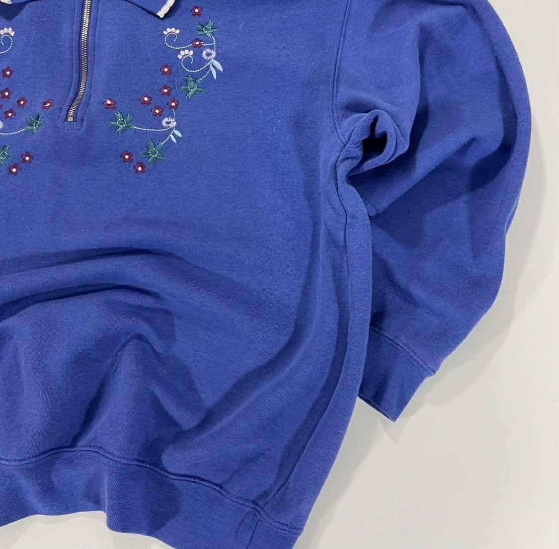 VINTAGE PICK A BERRY EMBROIDERED QUARTER ZIP (M)