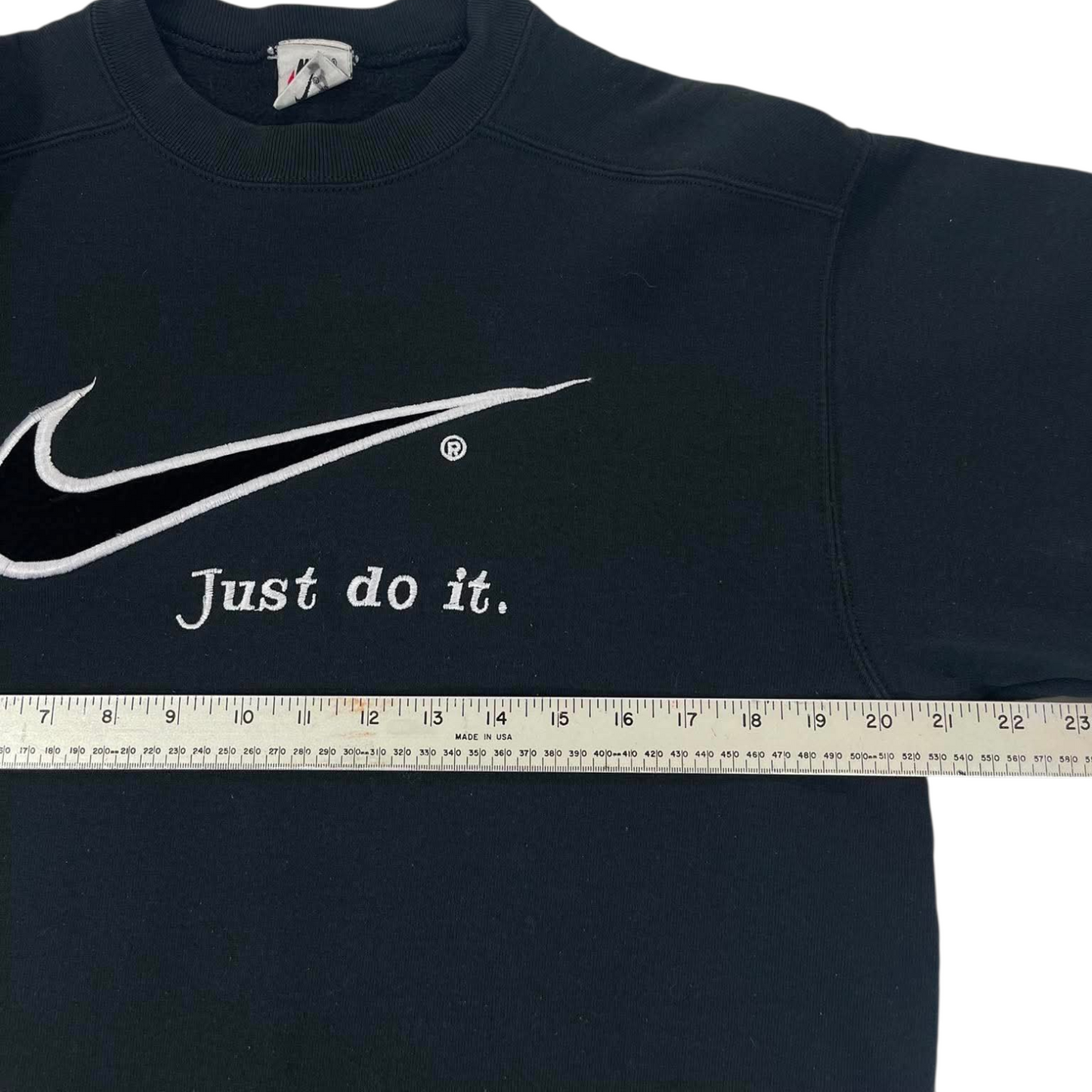 VINTAGE NIKE CREWNECK WITH EMBROIDERED LOGO AND "JUST DO IT" SLOGAN (M)