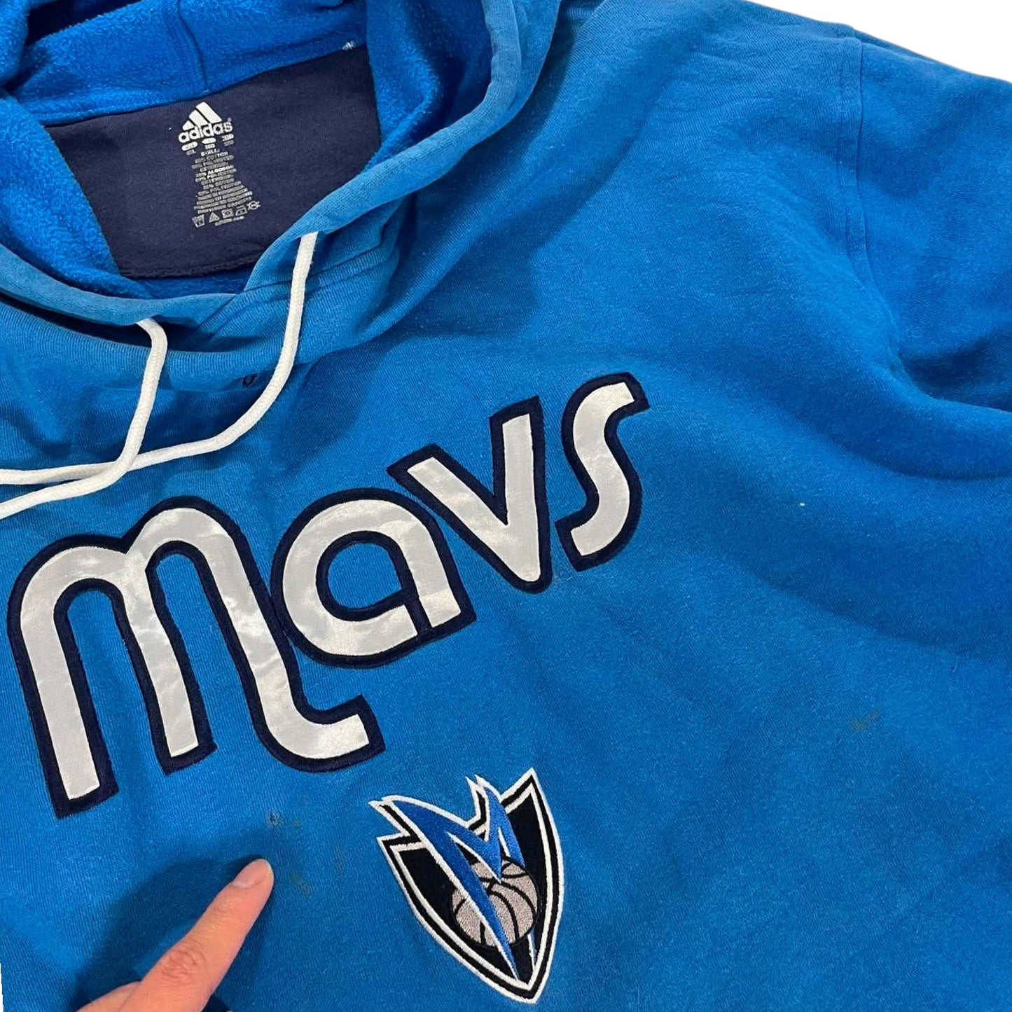 VINTAGE ADIDAS DALLAS MAVERICKS BLUE HOODIE (XL-XXL)