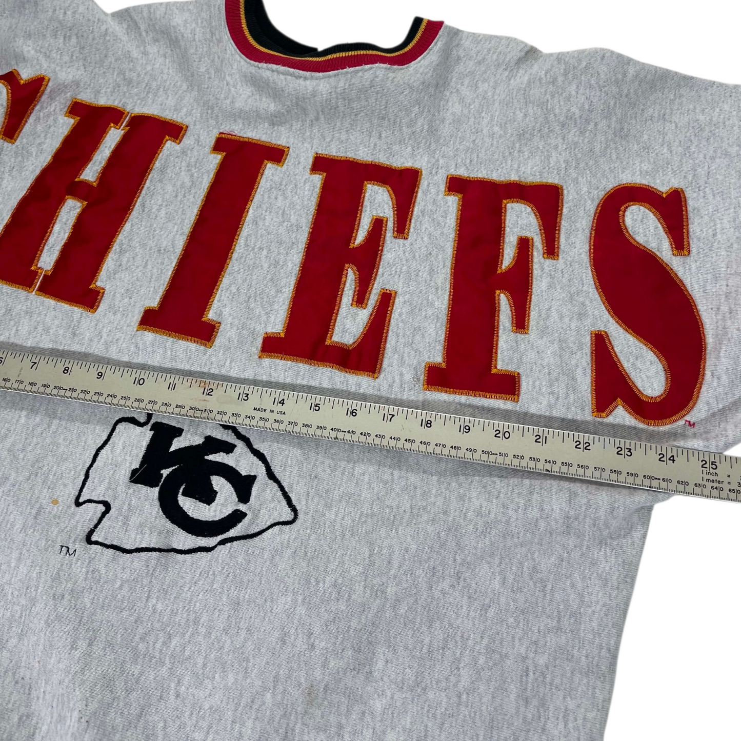 VINTAGE EMBROIDERED SPELLOUT NFL KANSAS CITY CHIEFS GRAY CREWNECK (XL)