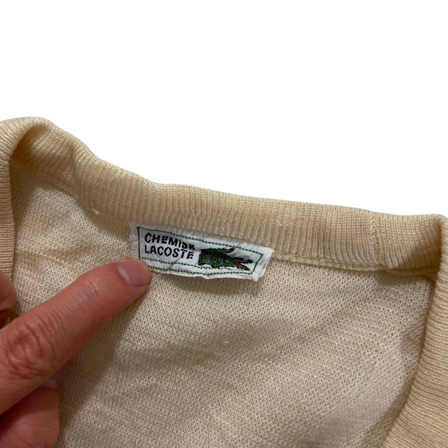 LACOSTE V NECK SWEATER (M)