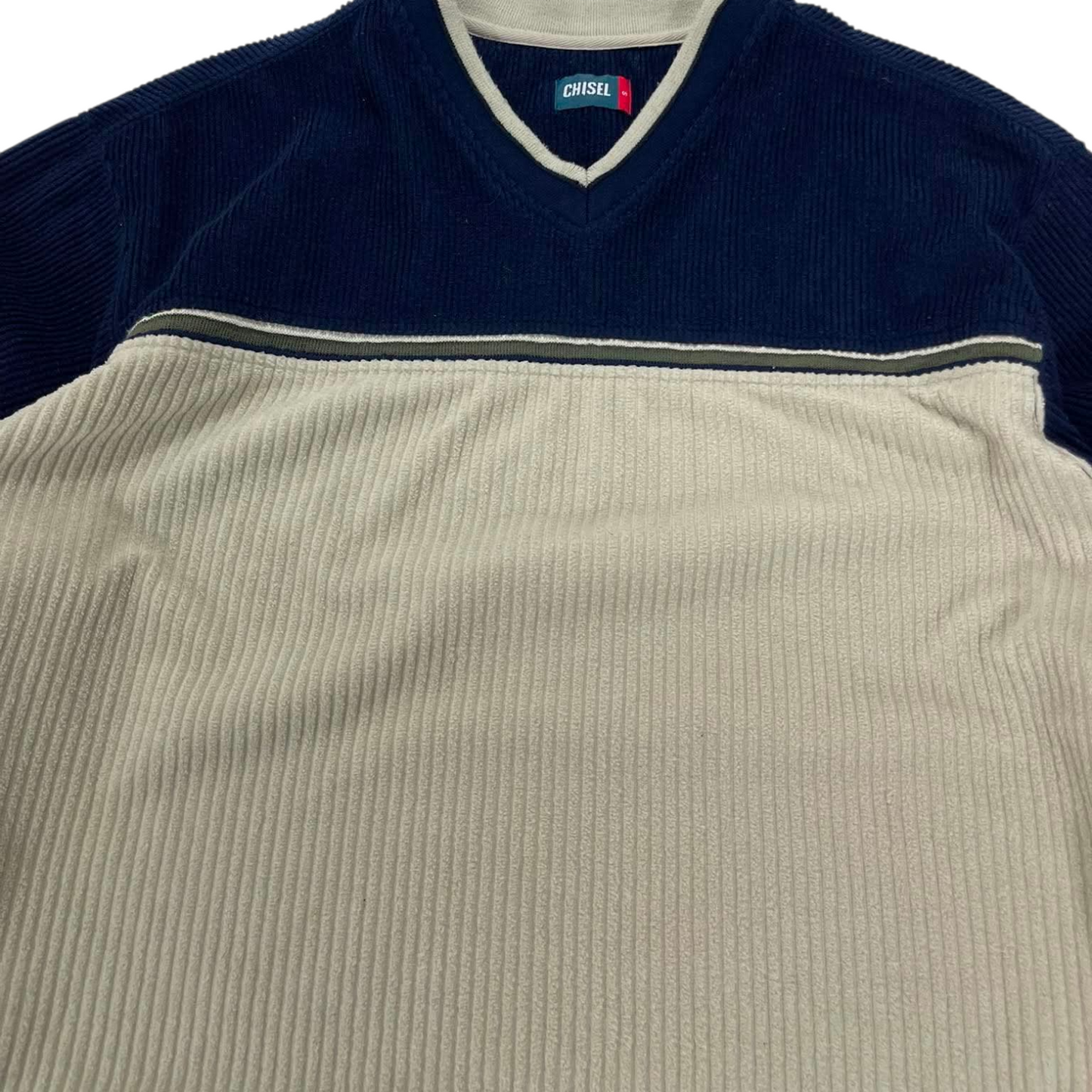 VINTAGE CHISEL BLUE & CREAM V-NECK SWEATER (M)