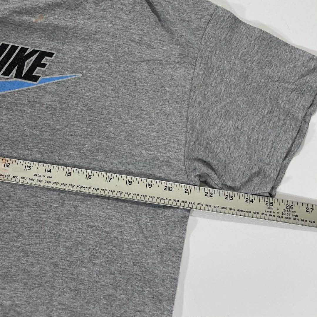 VINTAGE NIKE GREY COTTON T-SHIRT WITH BLUE SWOOSH (L)