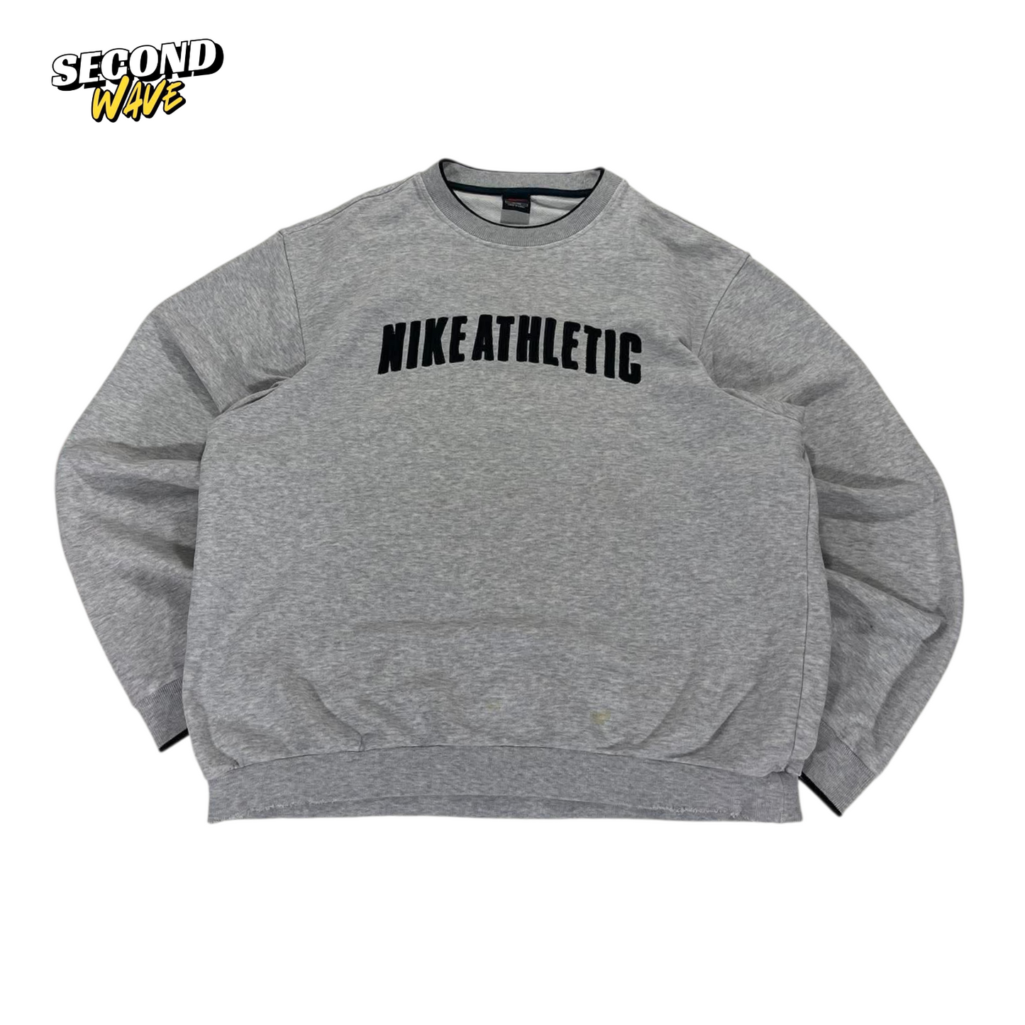 VINTAGE NIKE GREY ATHLETIC SPELLOUT CREWNECK SWEATSHIRT (L-XL)