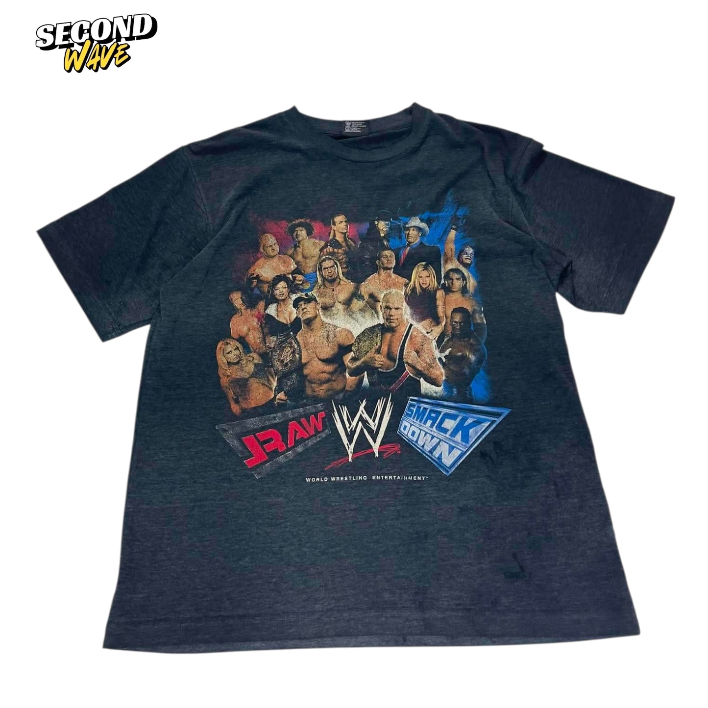 VINTAGE WWE SMACKDOWN VS RAW COTTON T-SHIRT (L)