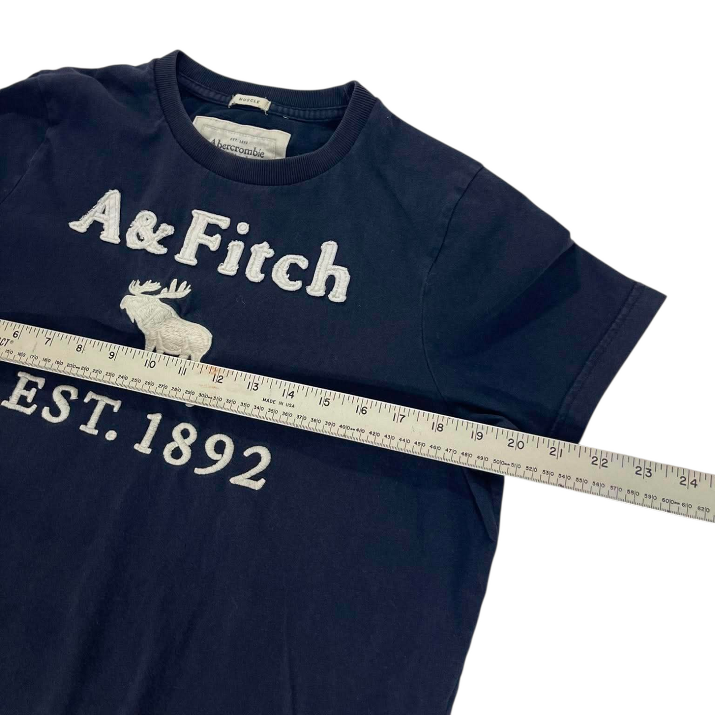 ABERCROMBIE & FITCH NAVY BLUE TEE (BEST FIT M)