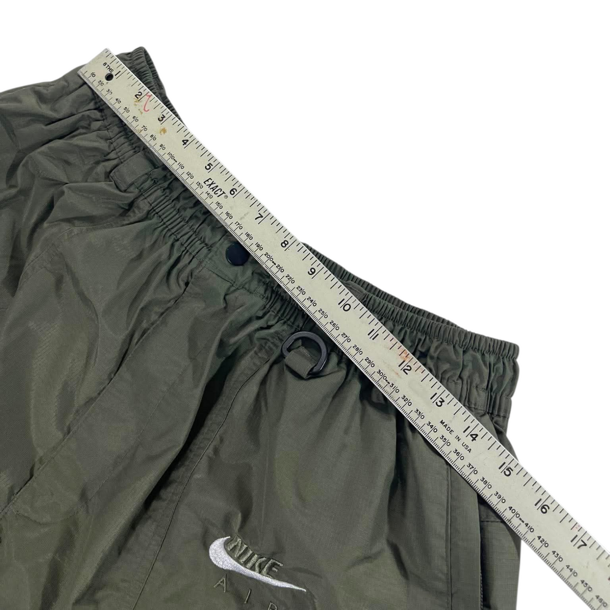 NIKE CARGO SHORTS (BEST FIT LARGE)