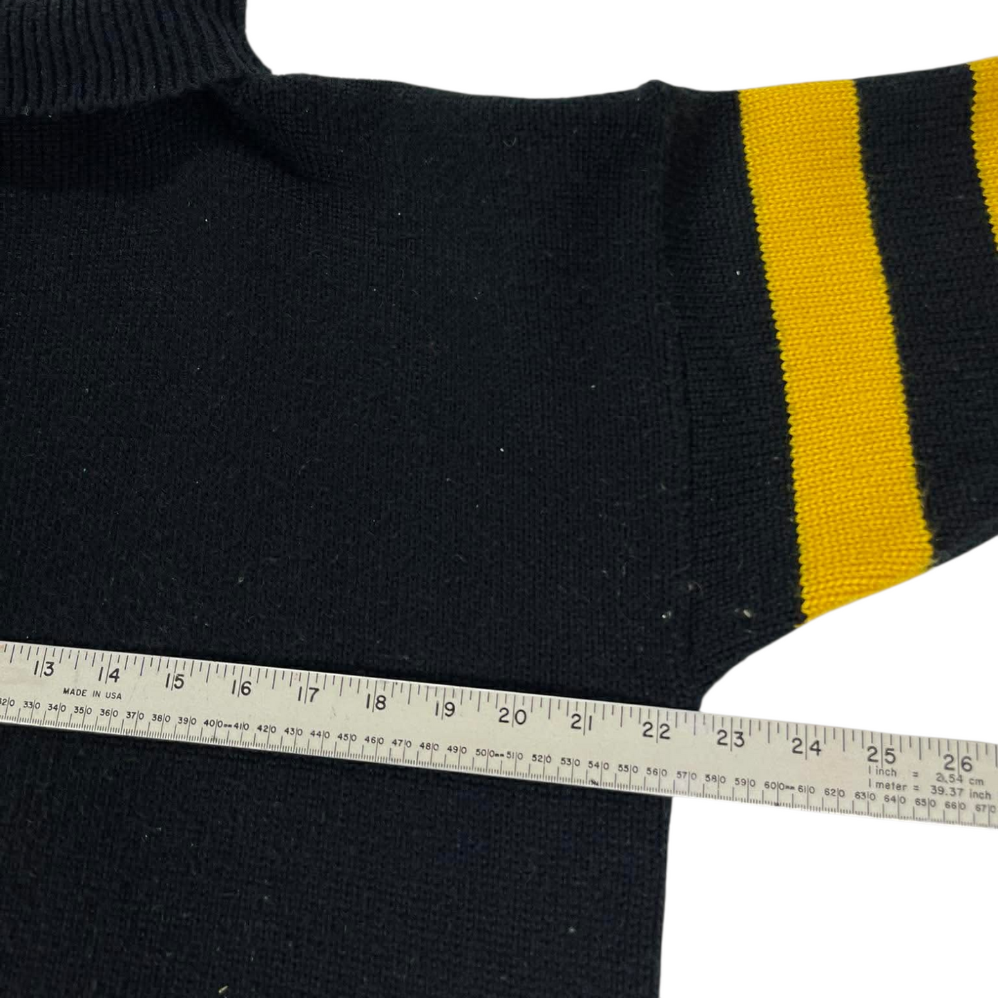 VINTAGE YELLOW AND BLACK STRIPED TURTLENECK SWEATER (L)
