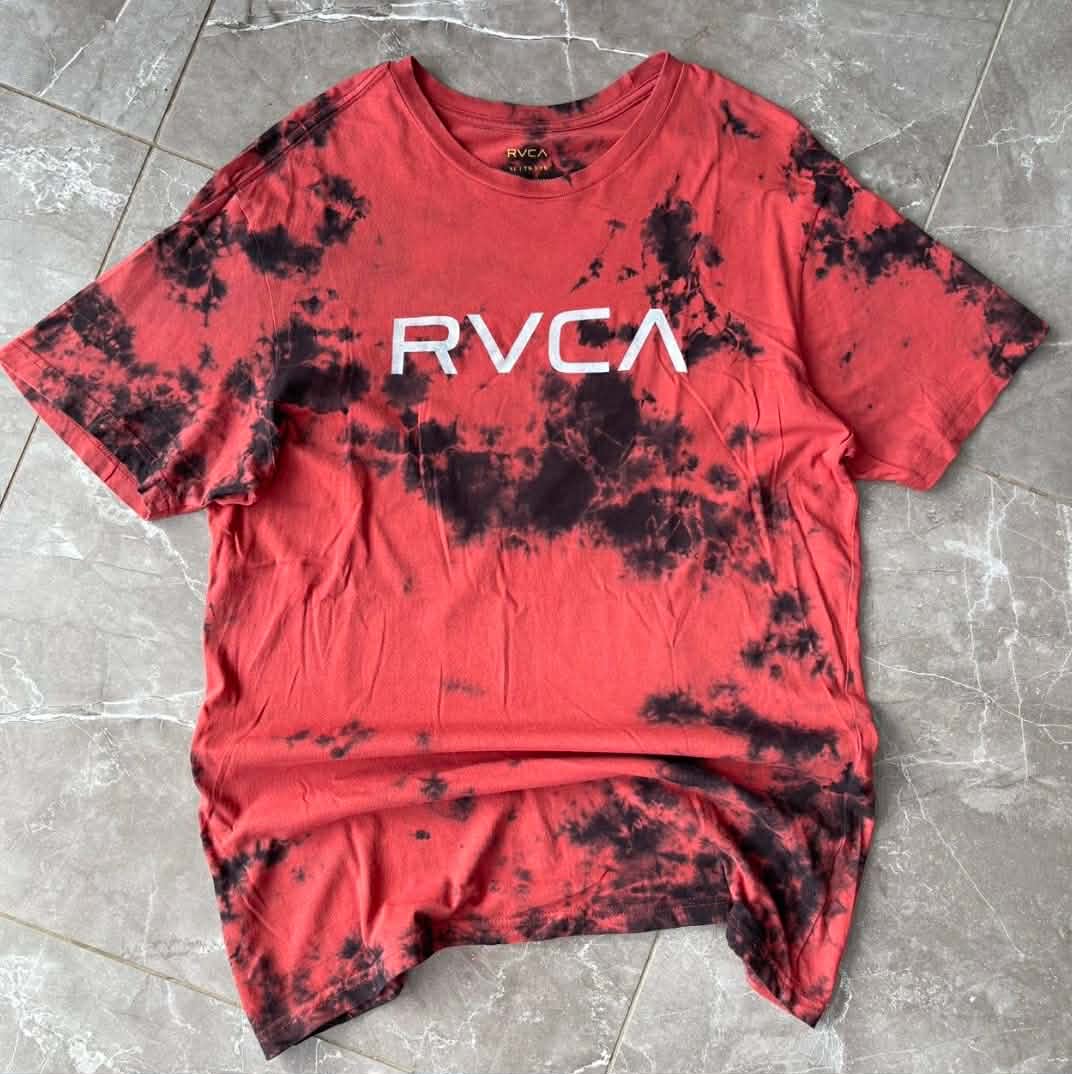 RVCA RED TIE-DYE TEE (L-XL)