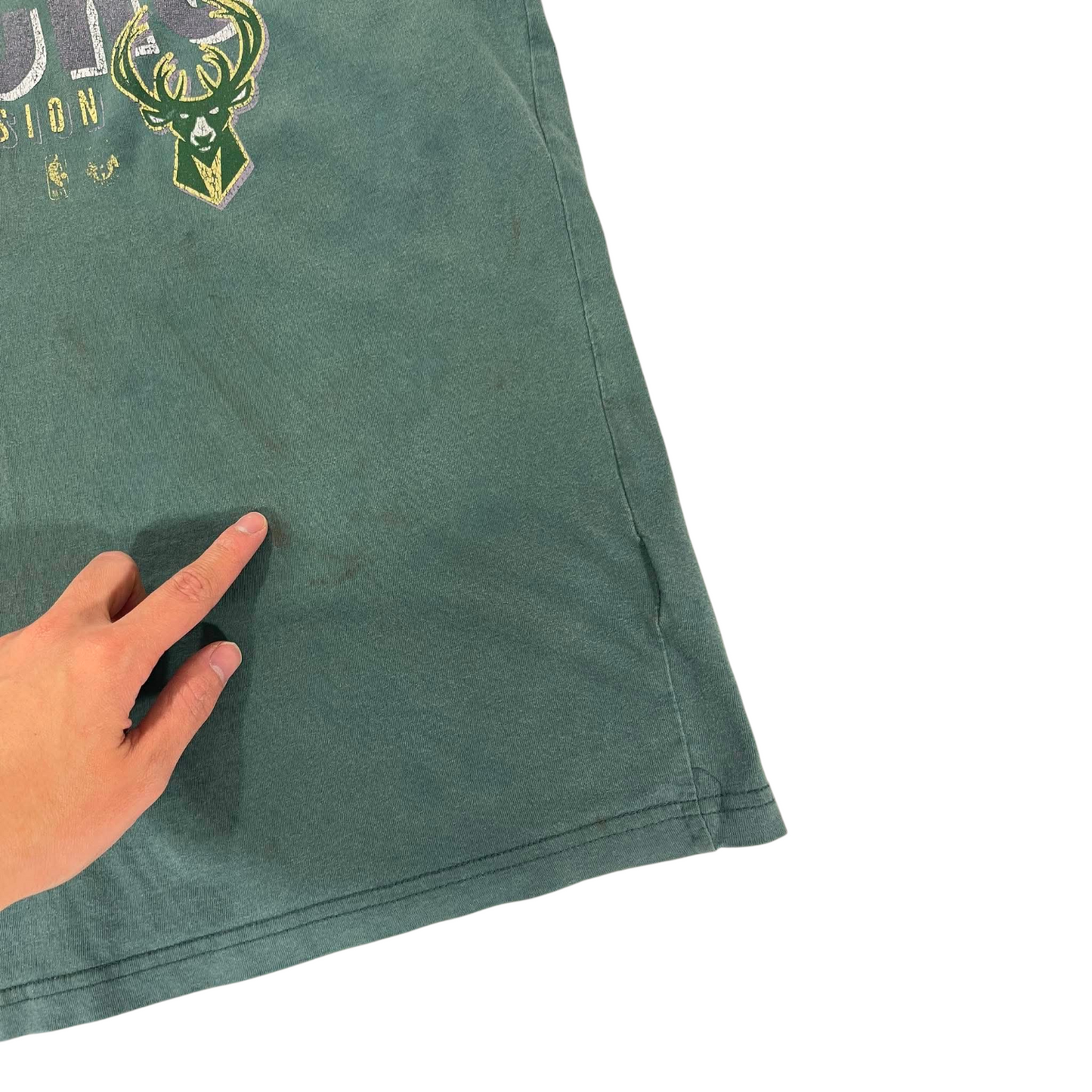 VINTAGE NBA MILWAUKEE BUCKS GREEN T-SHIRT (M-L)