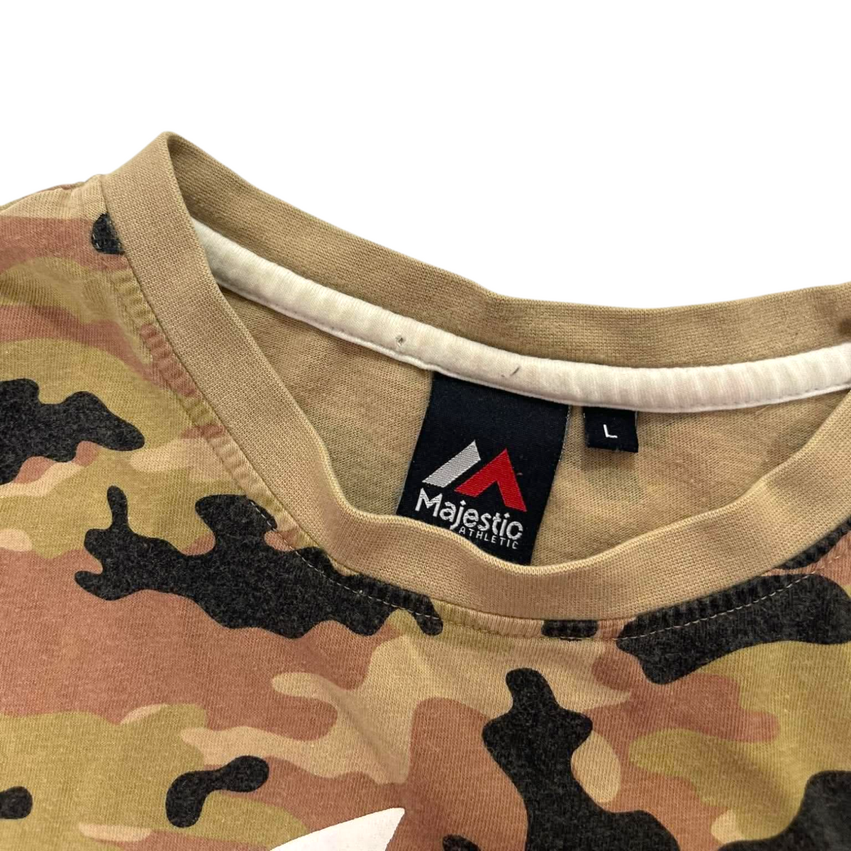 MLB YANKEES CAMO T-SHIRT (L, CROPPED FIT)