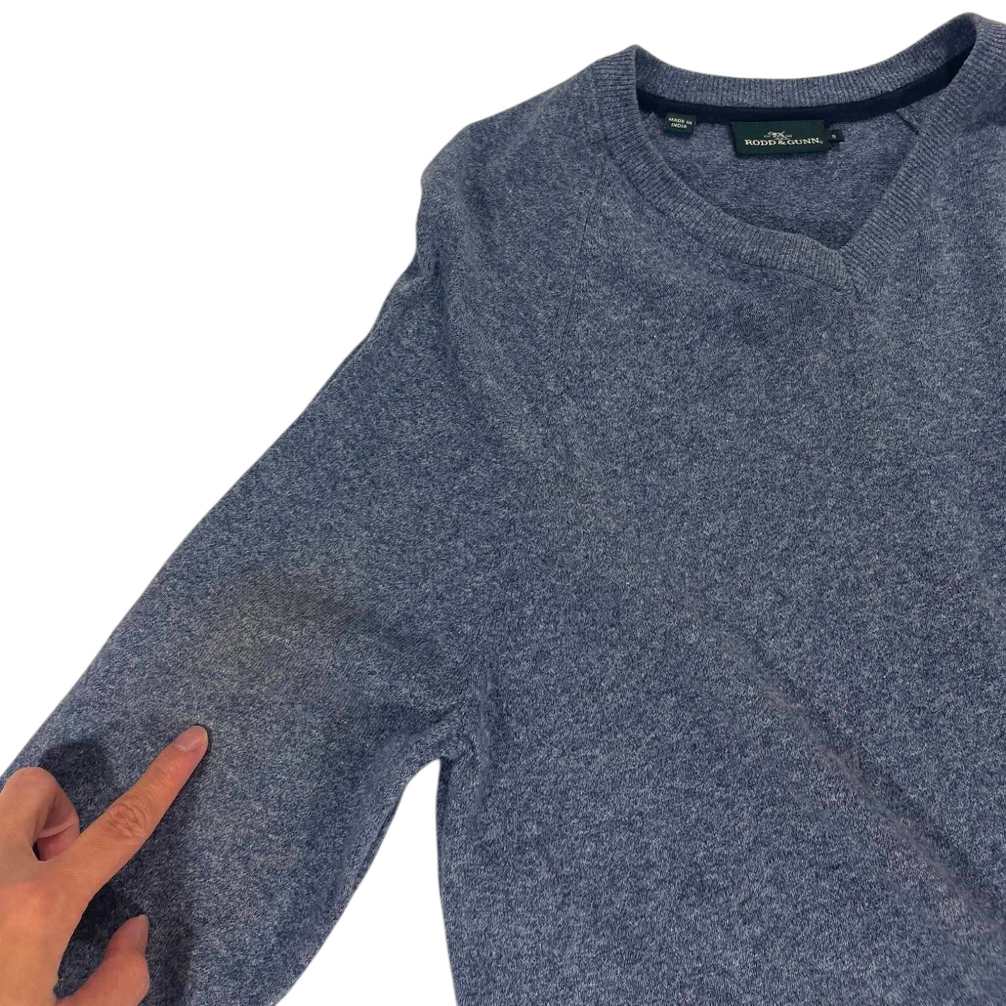 GREY RODD & GUNN V-NECK JUMPER (M)