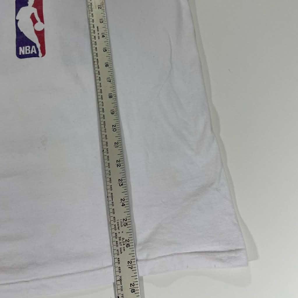 VINTAGE J WILLIAMS NBA TORONTO RAPTORS WHITE T-SHIRT (M-L)
