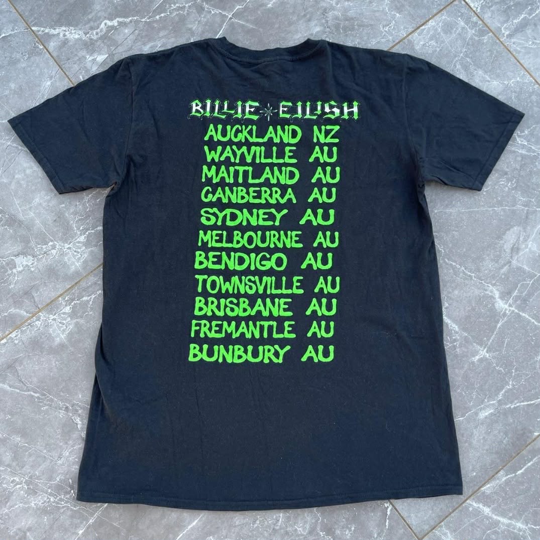 BILLIE EILISH TOUR SHIRT (L)