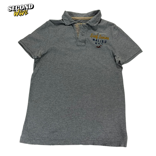 Y2K HOLLISTER GREY POLO SHIRT WITH MALIBU LOGO (M)